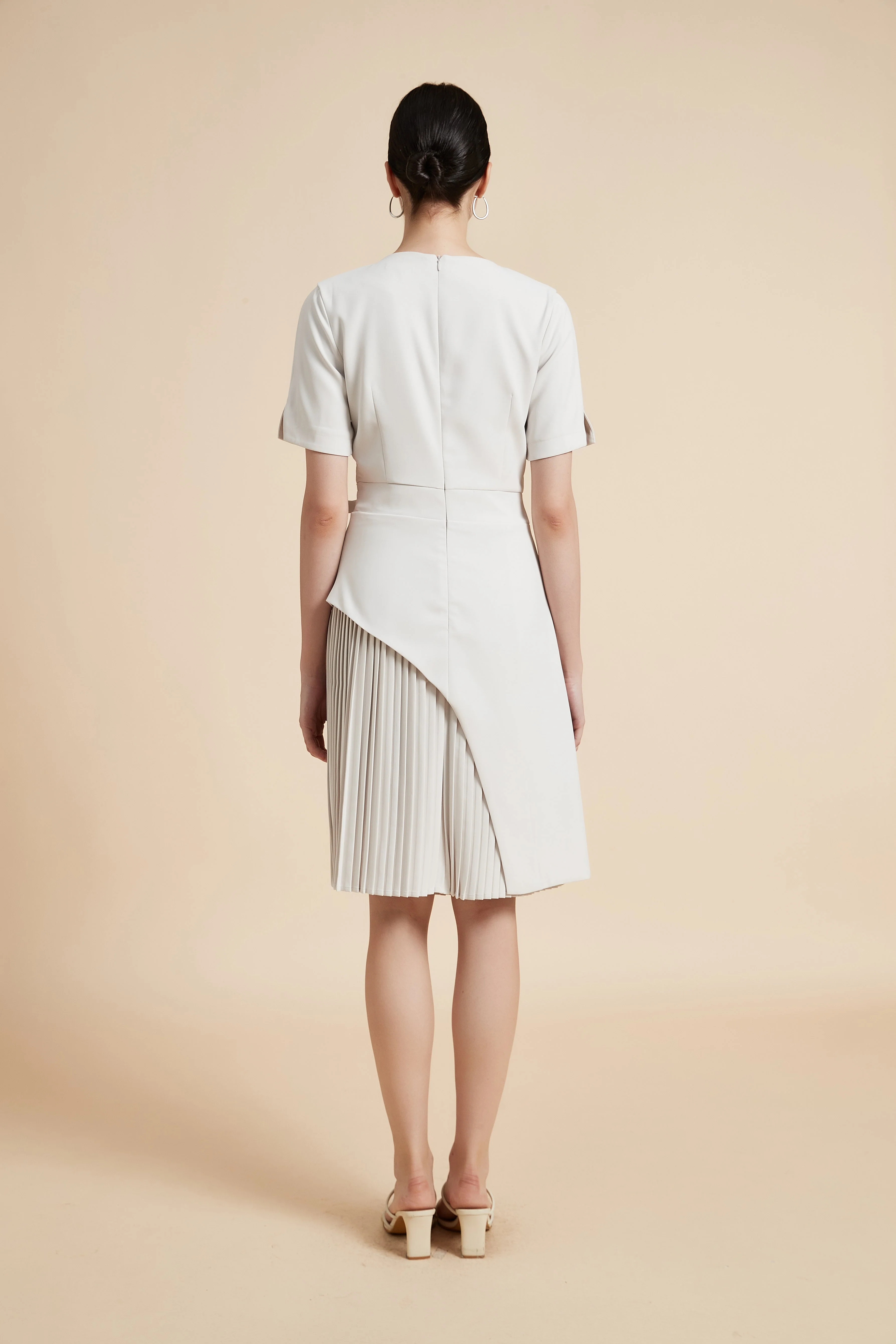 Knee-Length Half-Sleeve Dress with Waist Belt - Image 5