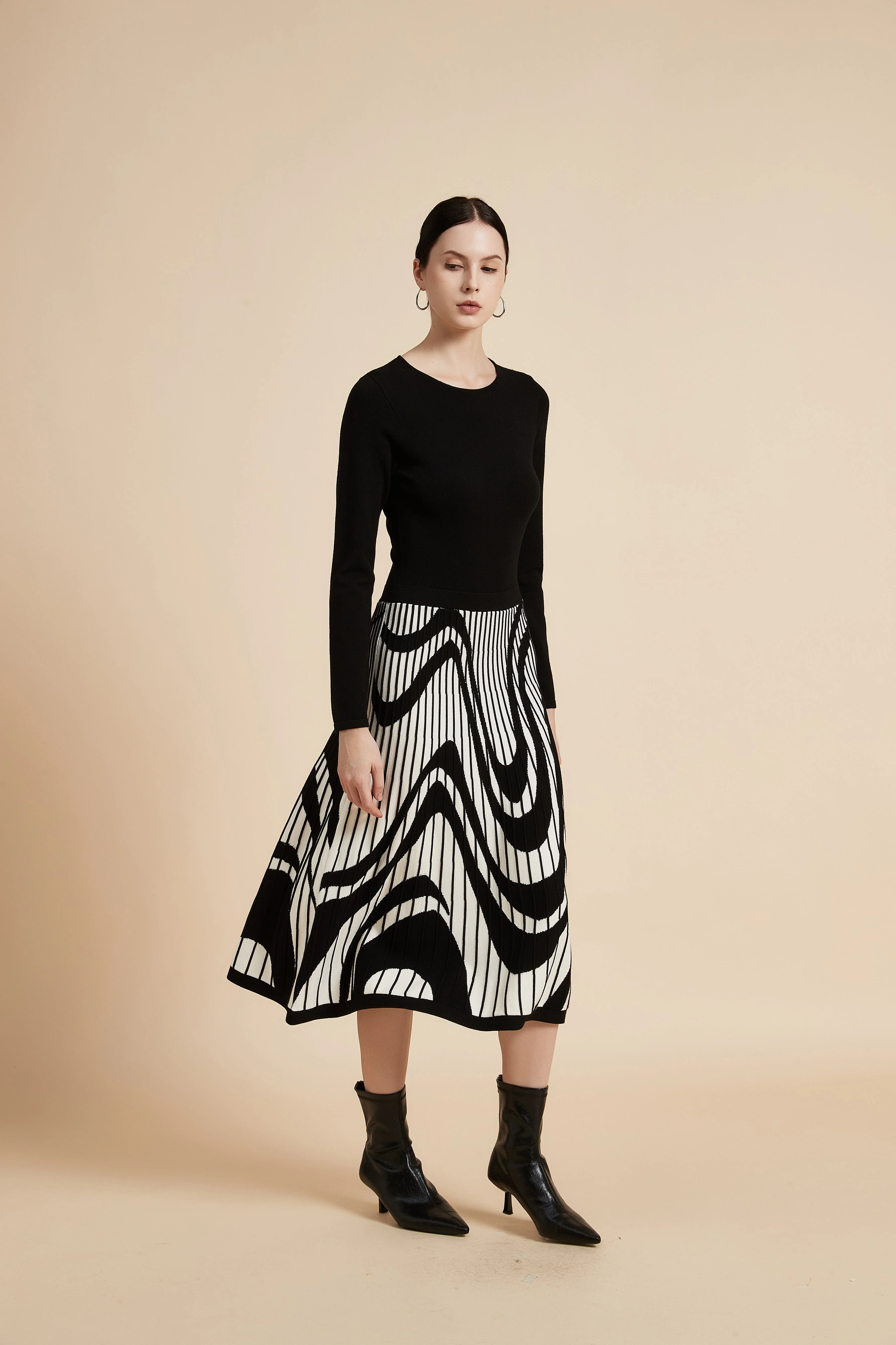 Flowy Long Sleeve Midi Dress - Image 2