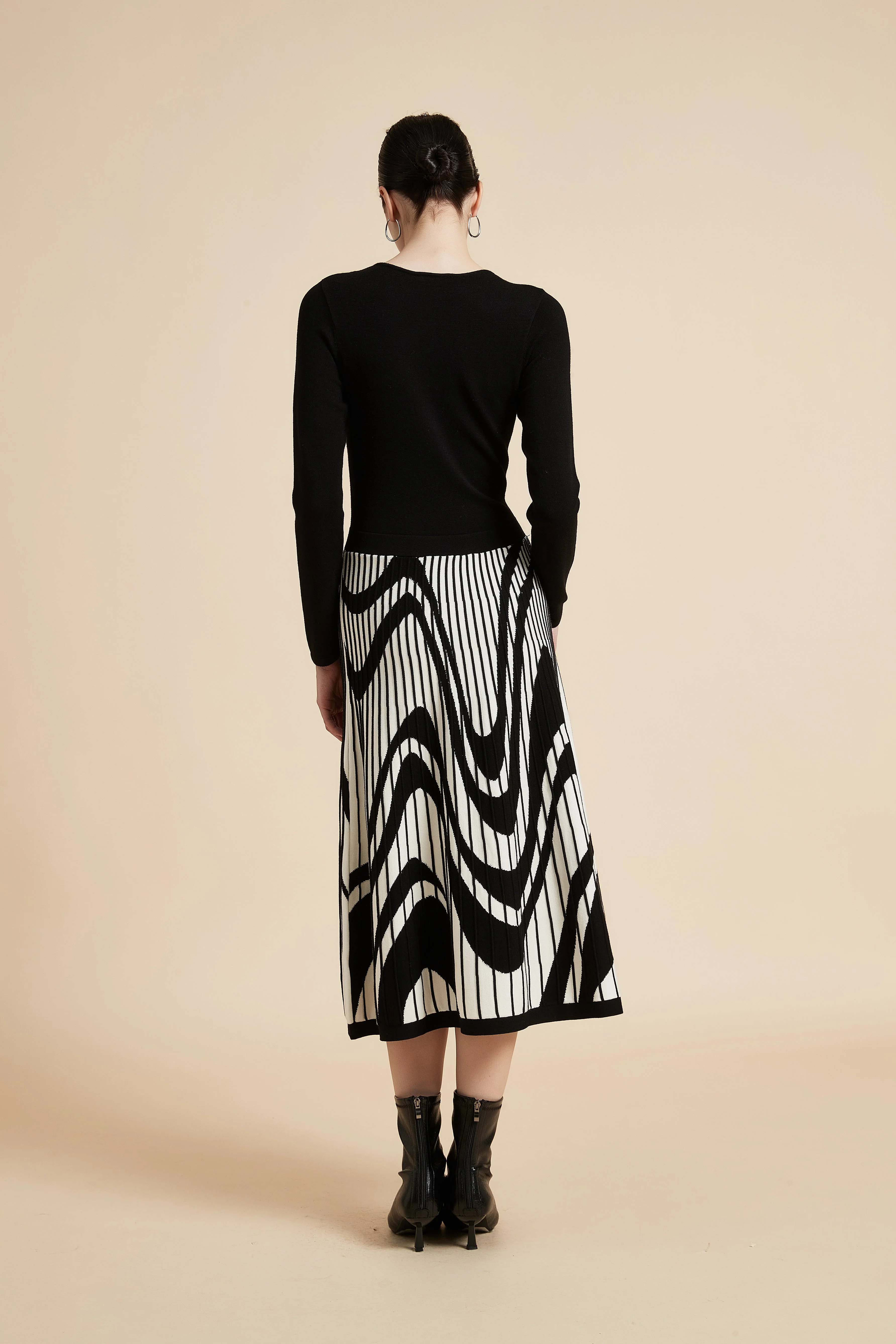 Flowy Long Sleeve Midi Dress - Image 5