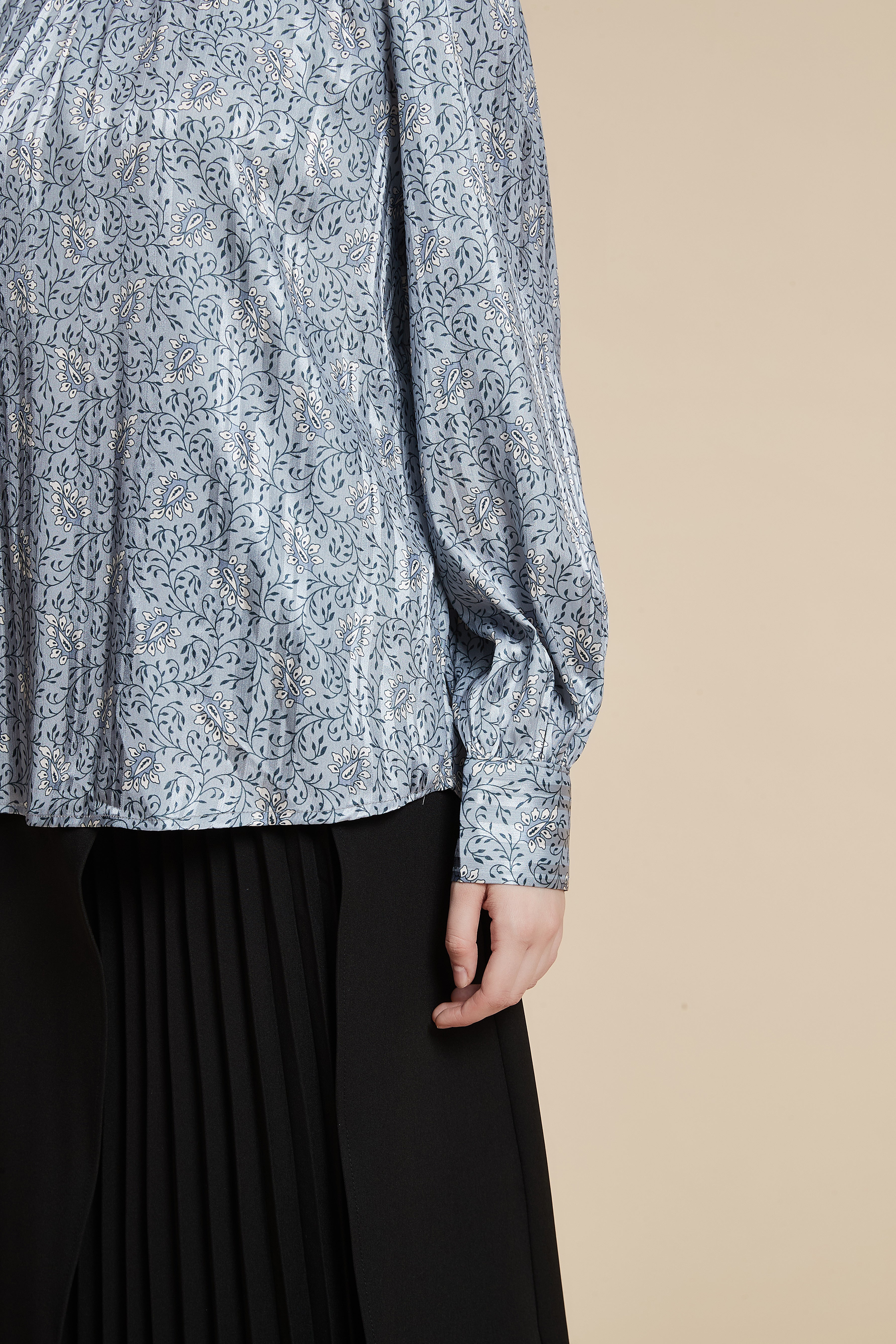 Floral Blouse With Wide Long Sleeves - Image 6