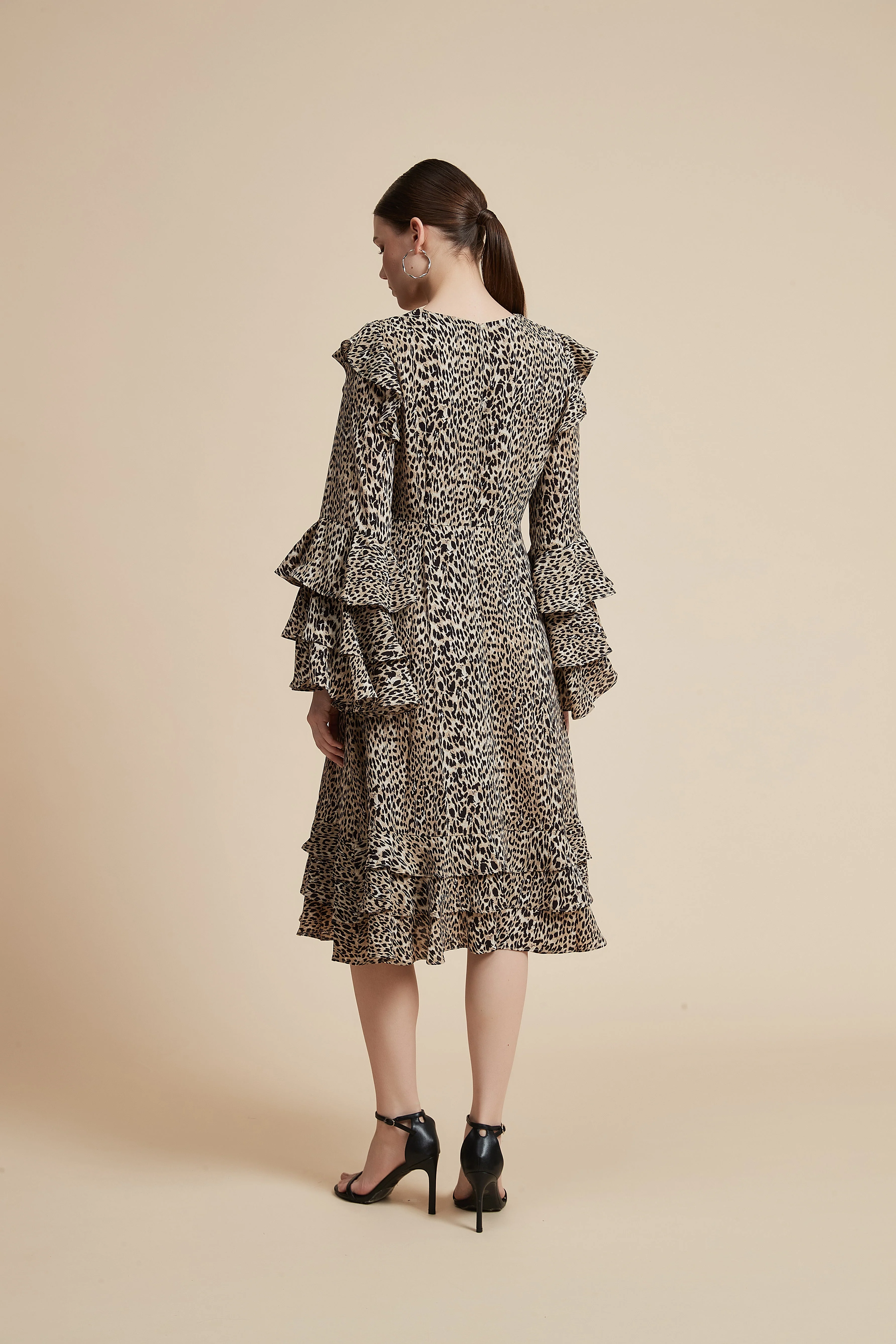 Leopard Print Ruffled Midi Dress with Long Sleeves - Image 9