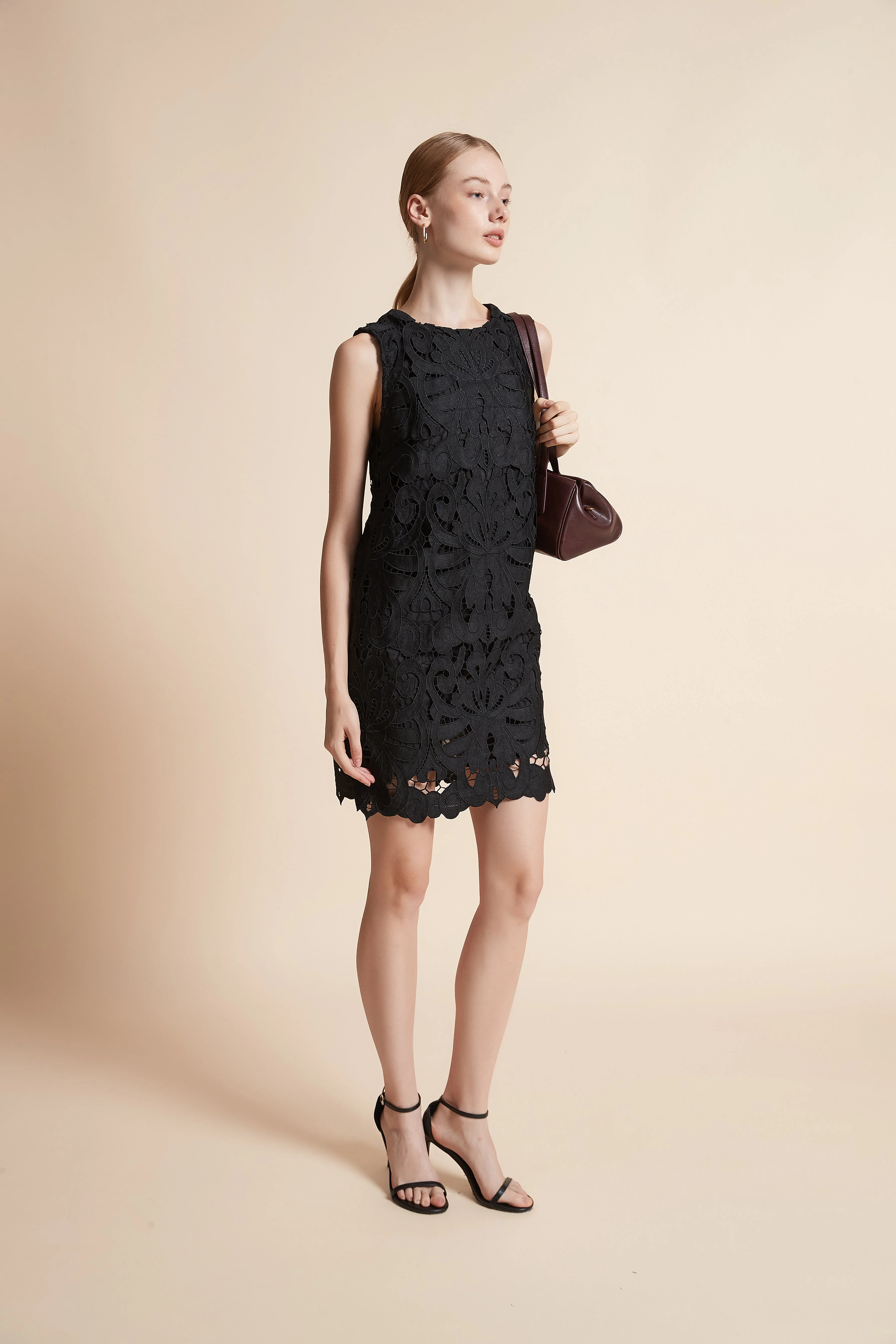 Short Sleeveless Dress - Image 5