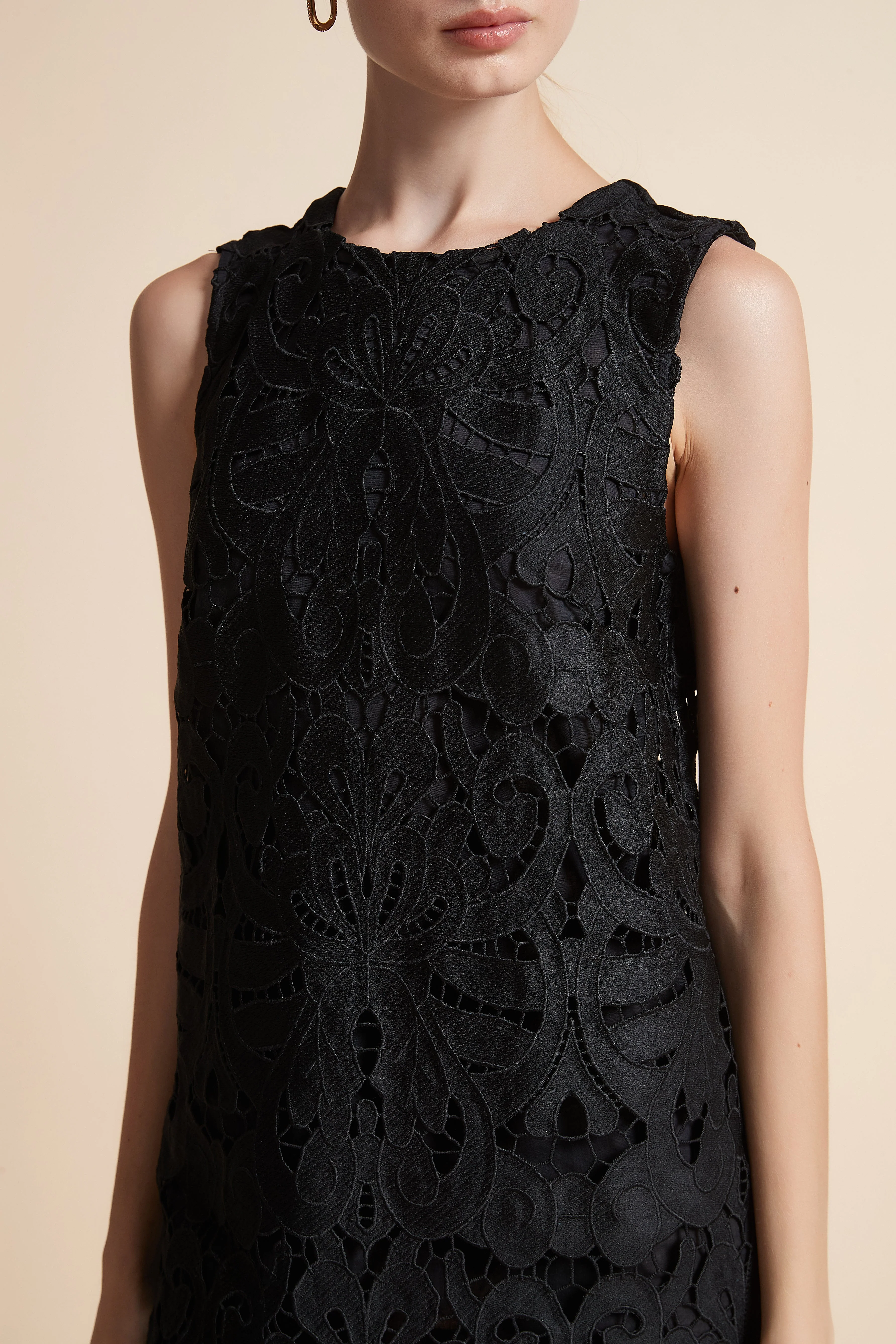 Short Sleeveless Dress - Image 7
