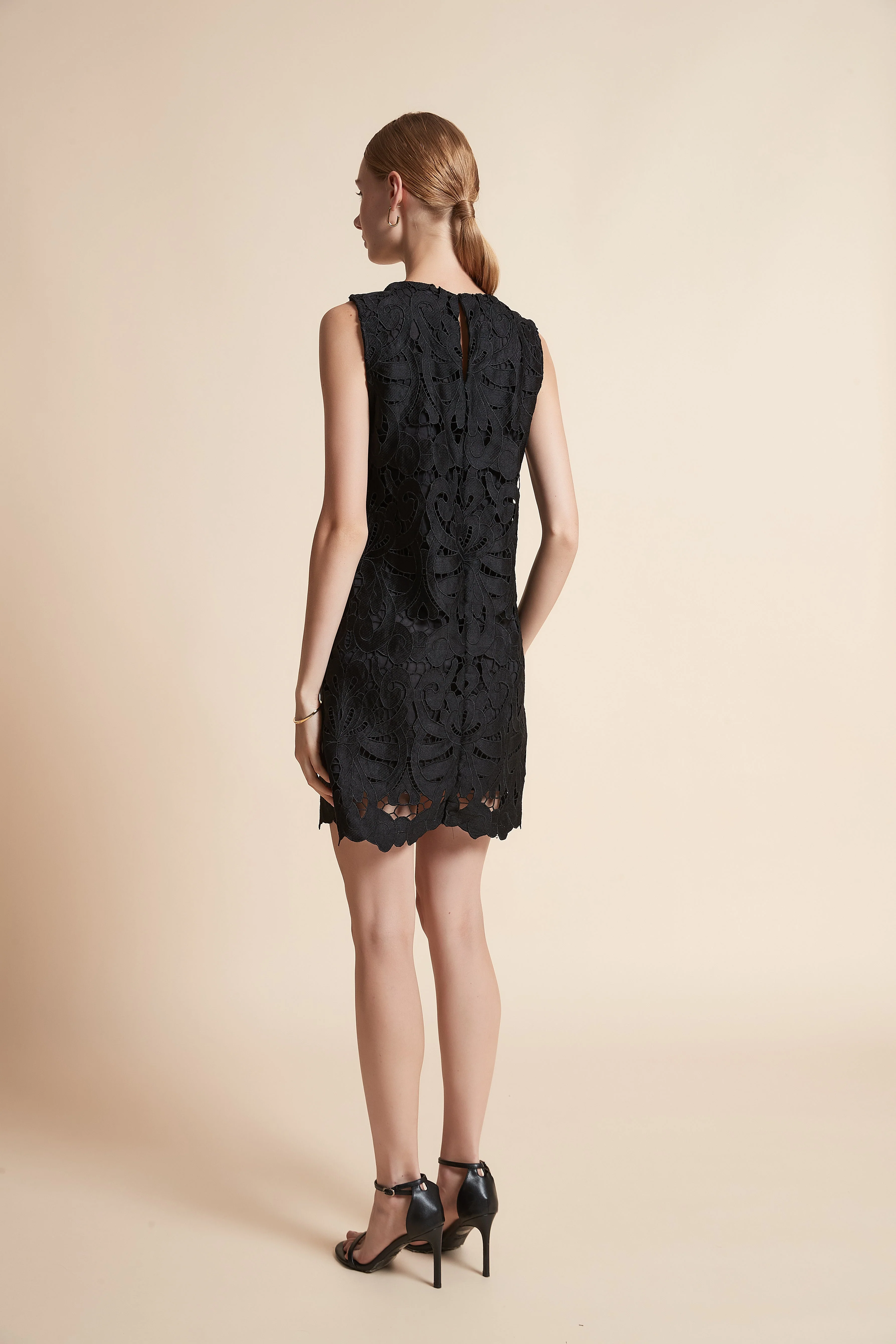 Short Sleeveless Dress - Image 9