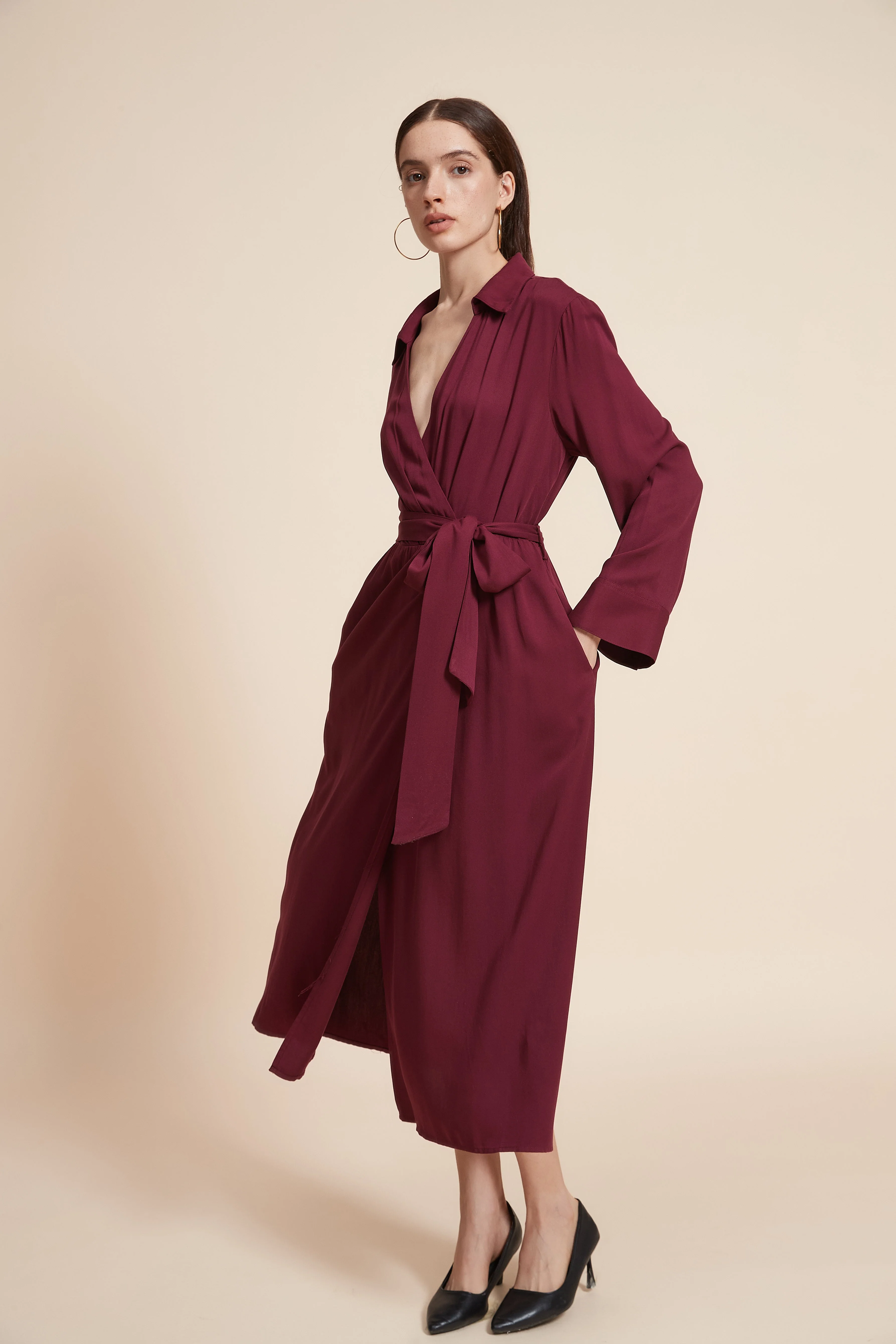 Plain Long-Sleeved Midi Dress With A Waist Belt - Image 3