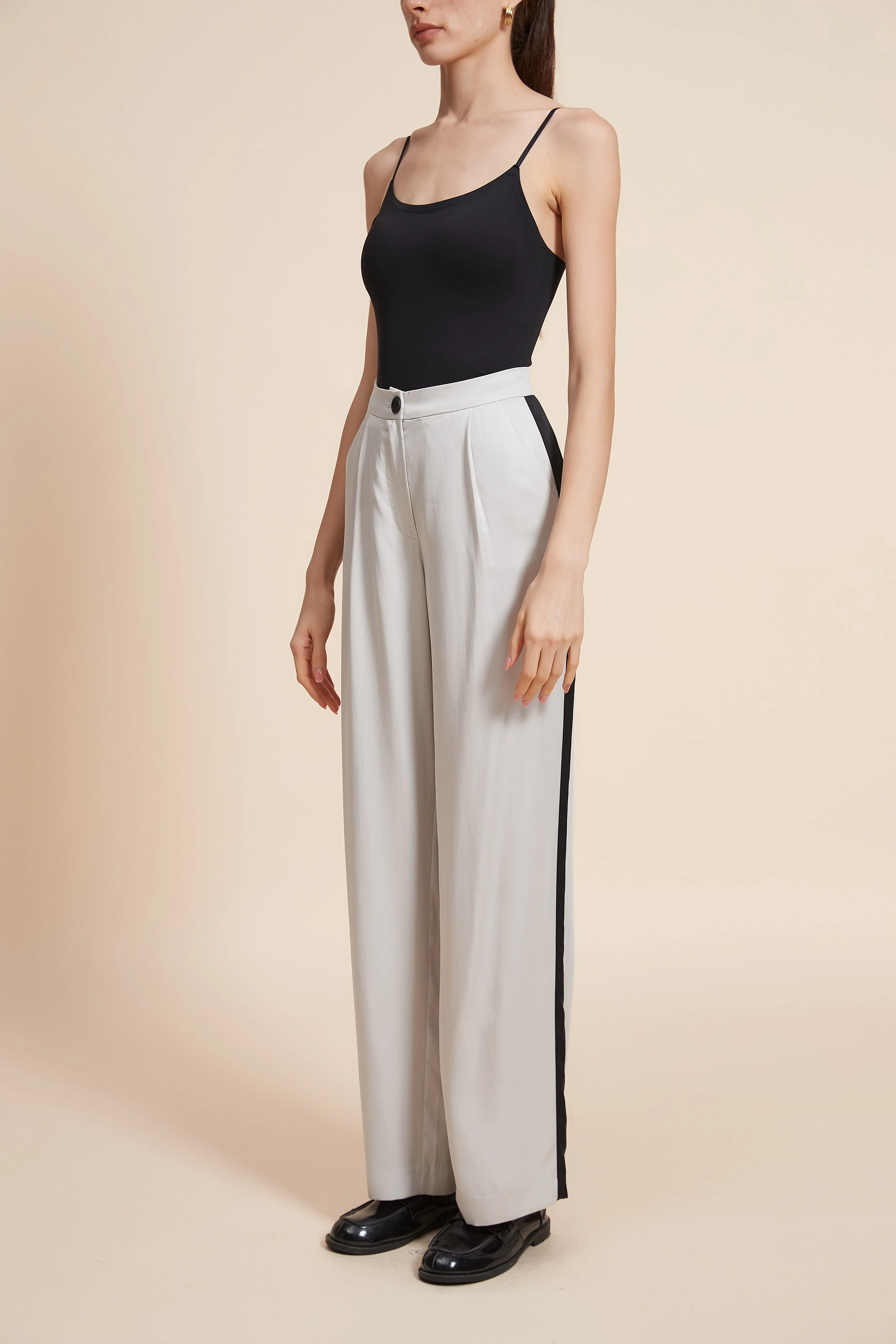 Plain Long-Sleeved Trousers With A Side Stripe - Image 3