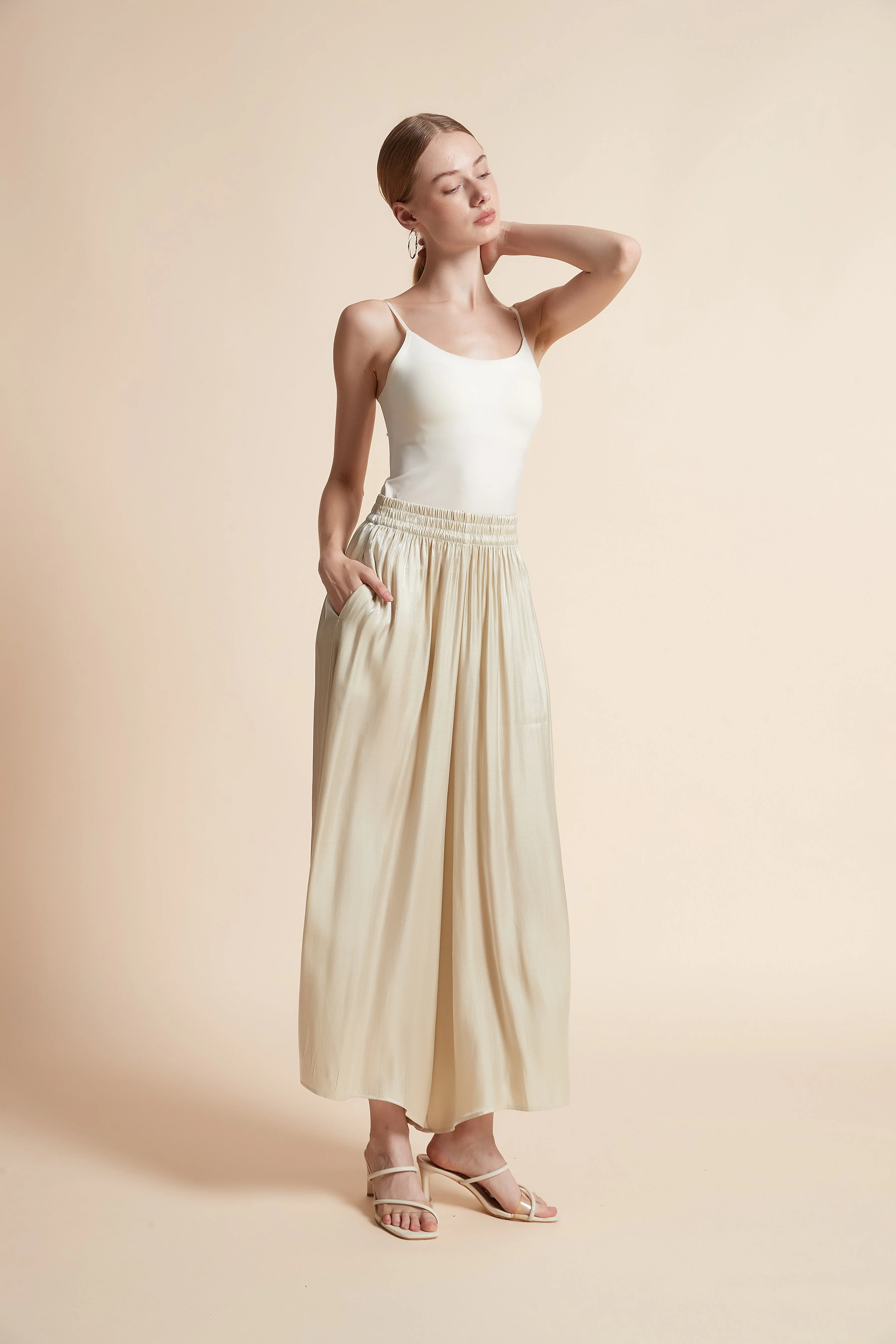 Solid Wide Skirt with Pockets - Image 4