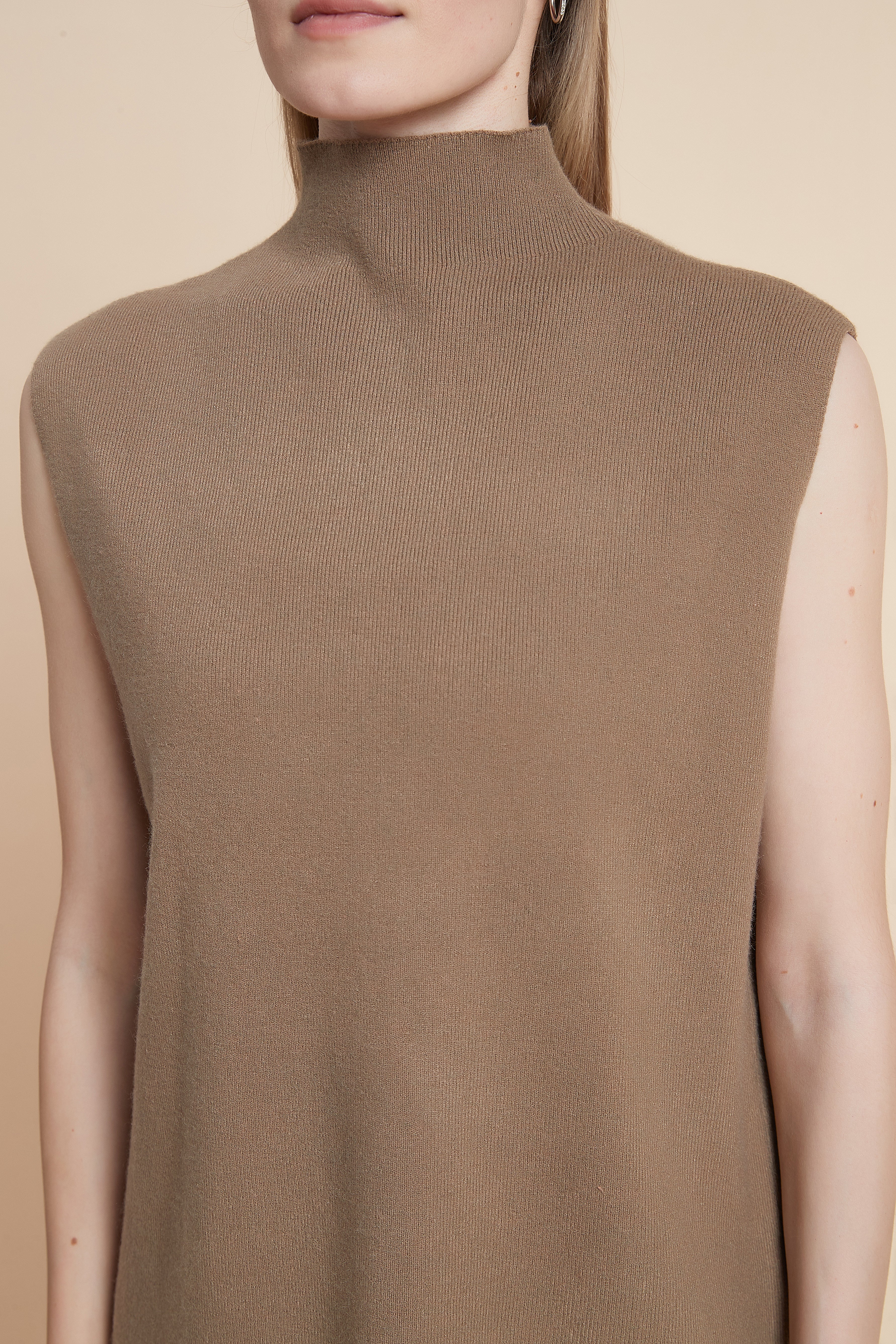 Plain Sleeveless High-Neck Top - Image 11