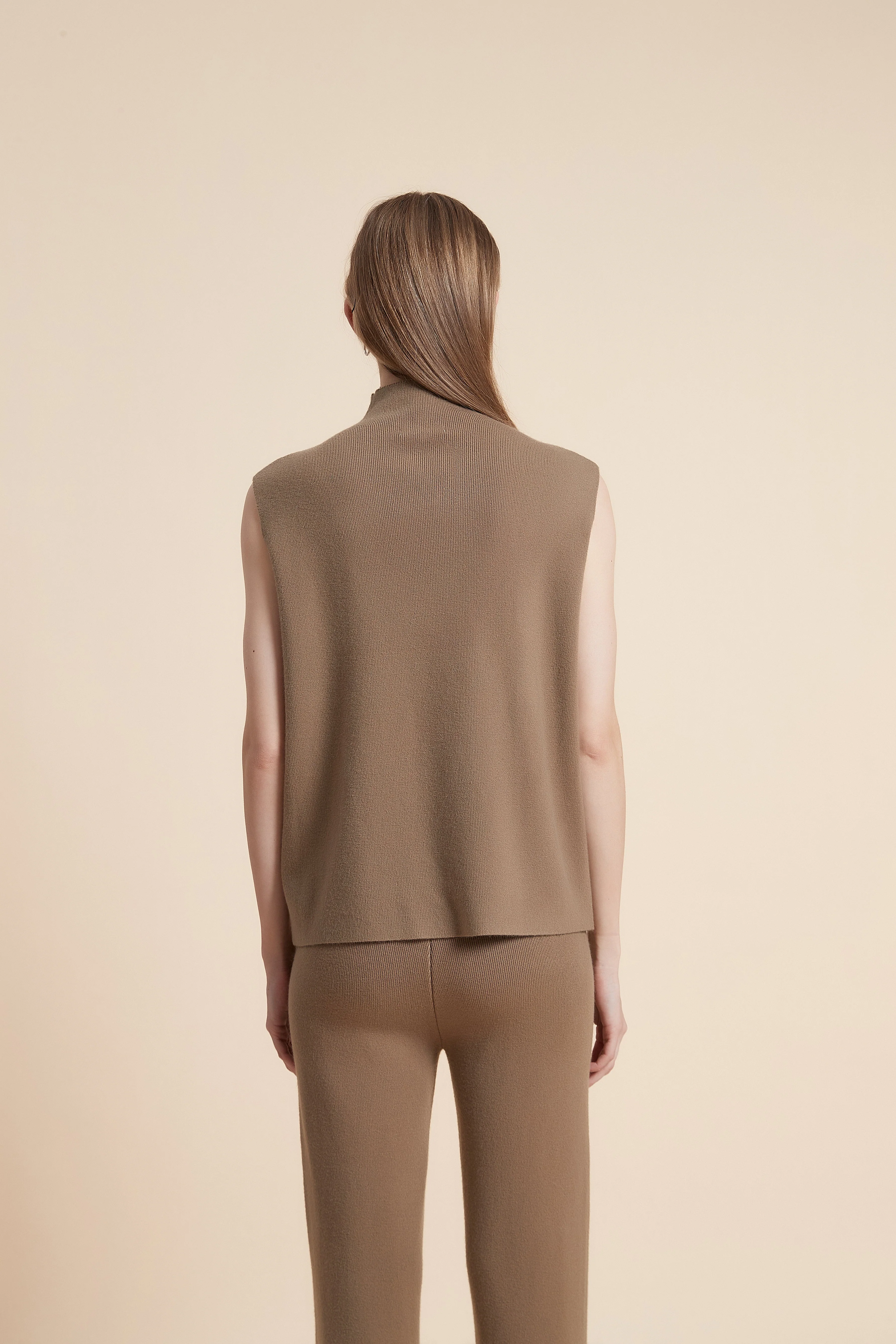 Plain Sleeveless High-Neck Top - Image 12