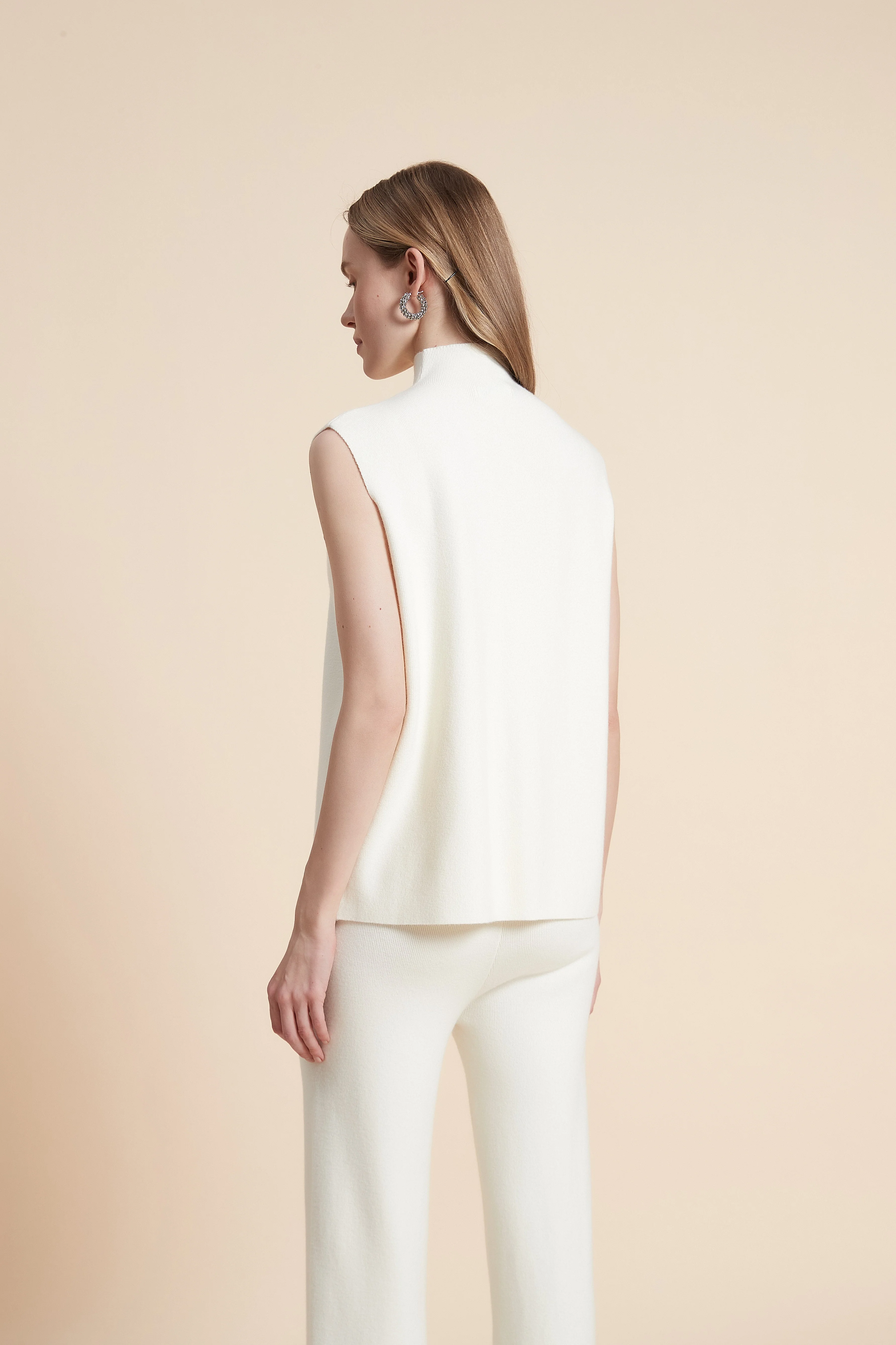 Plain Sleeveless High-Neck Top - Image 6