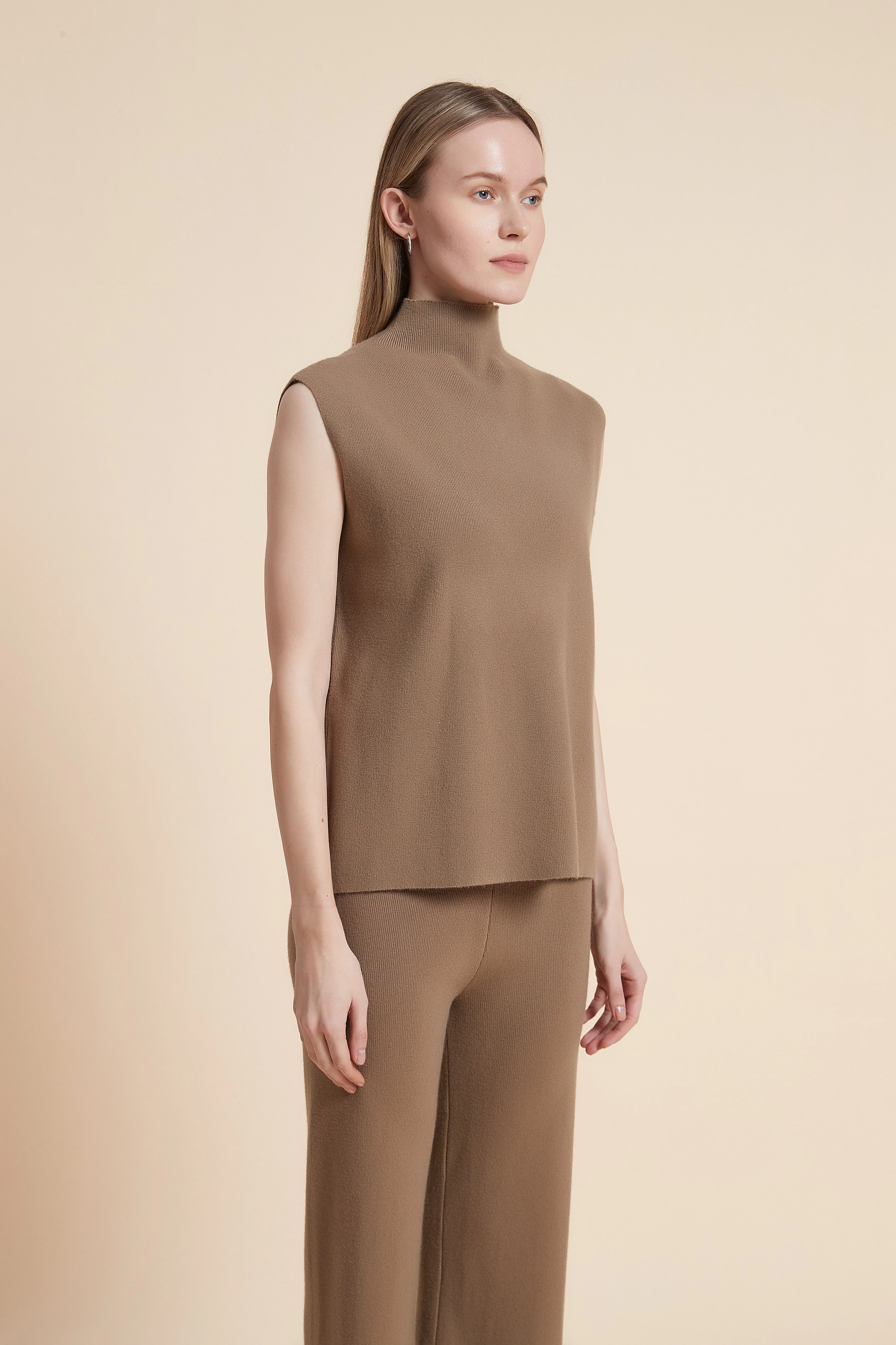 Plain Sleeveless High-Neck Top - Image 9