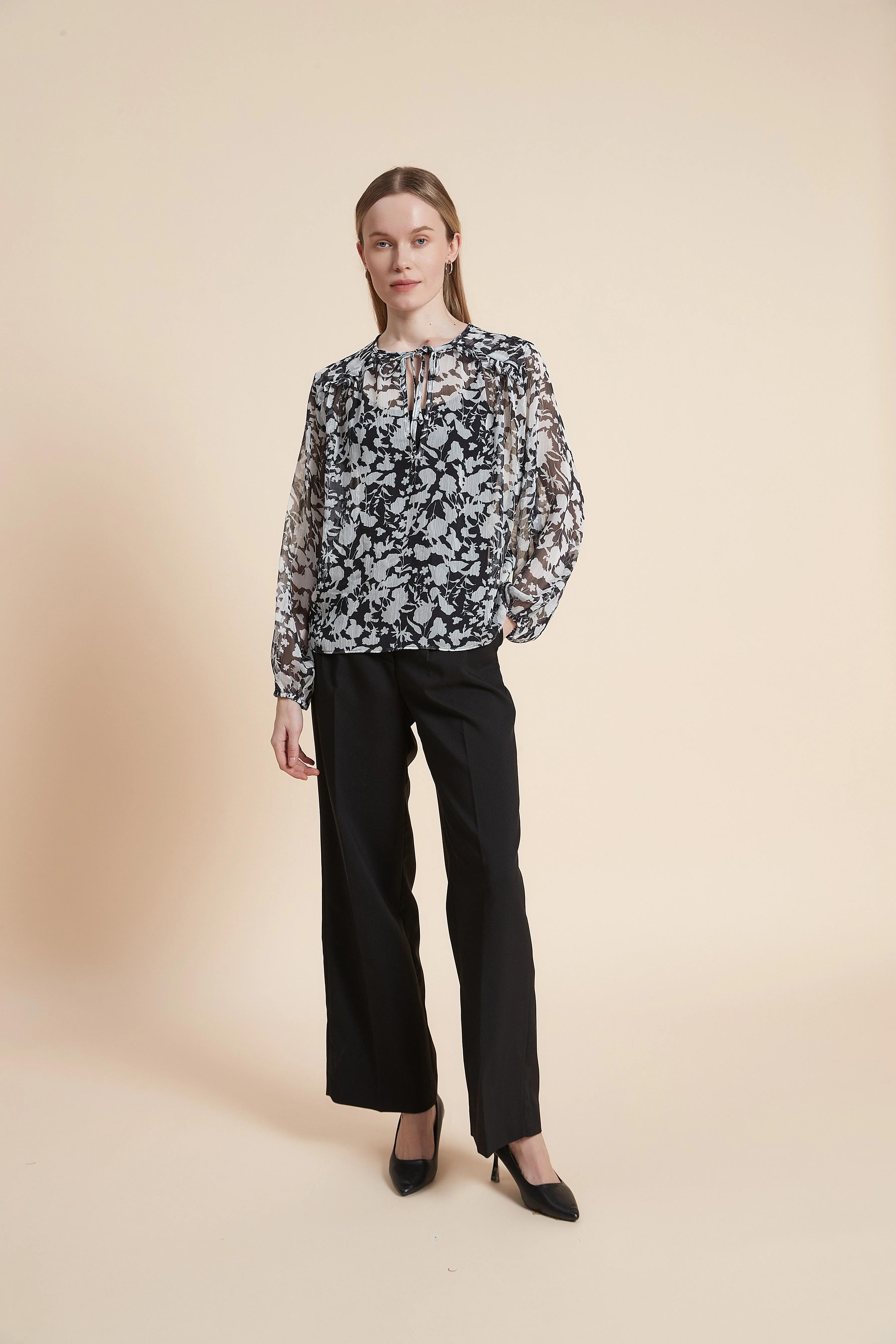 Waist-Length Patterned Long-Sleeved Blouse - Image 3