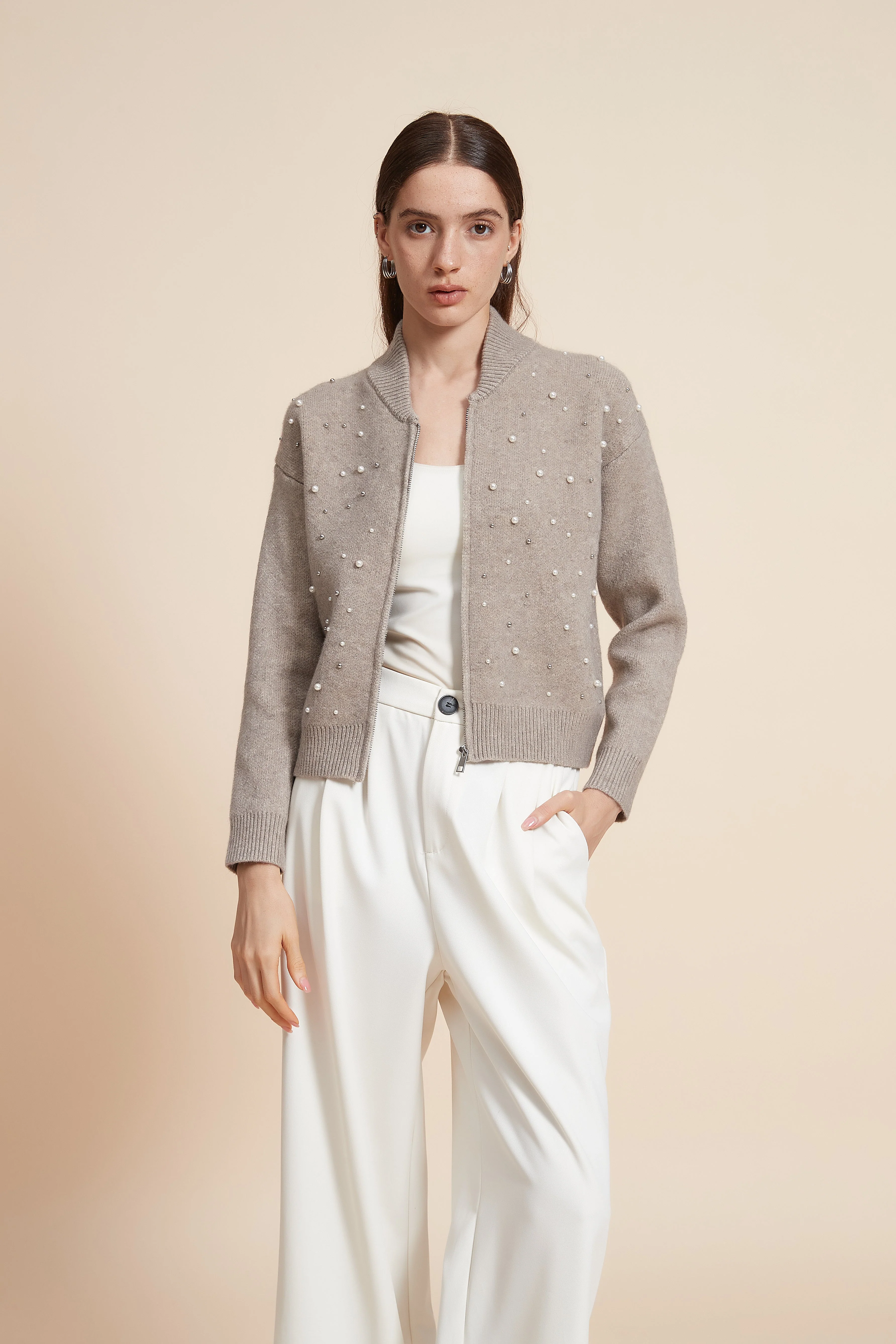 Plain Short Sweatshirt Embellished With Pearls - Image 2