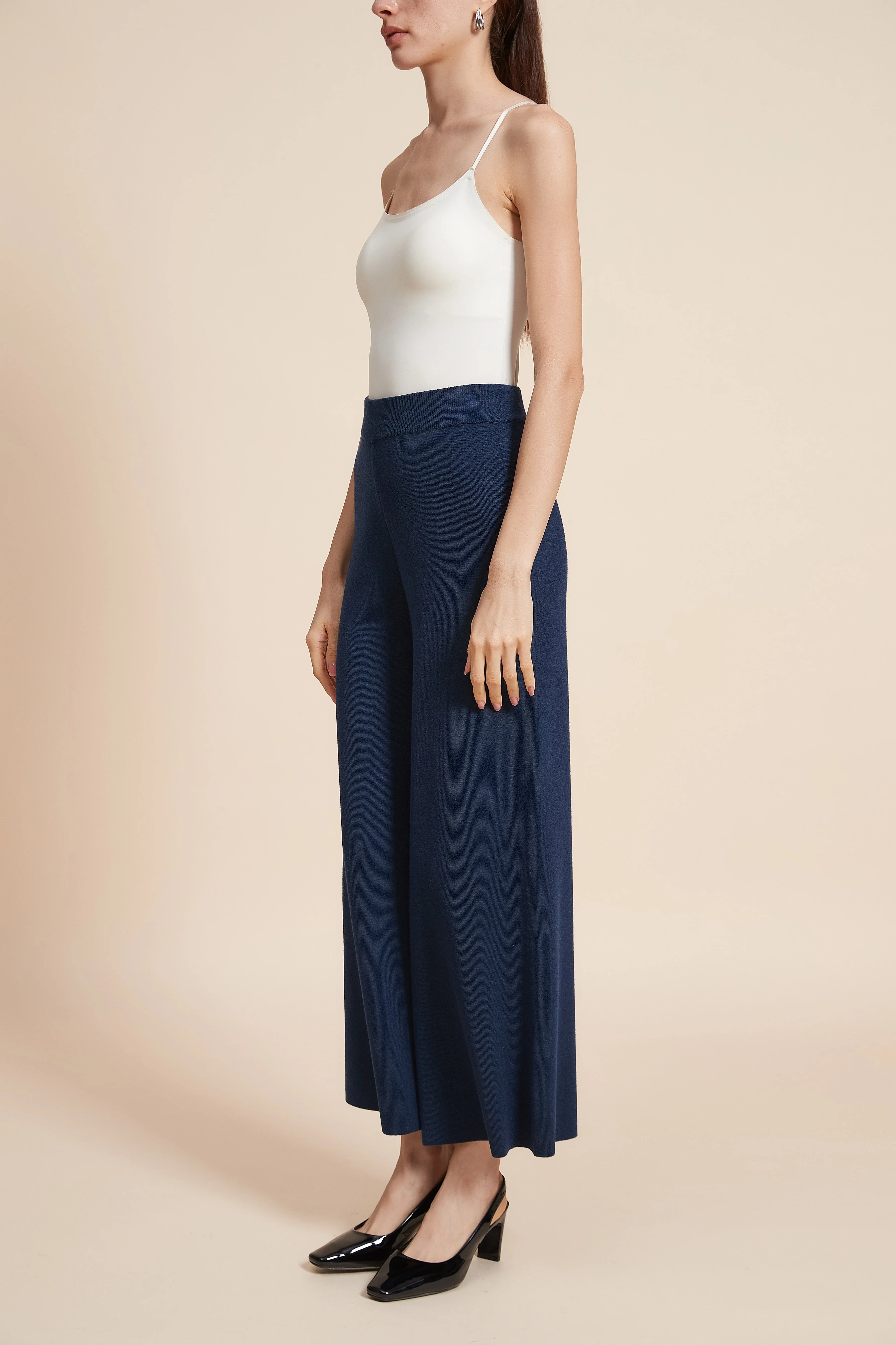 Plain Wide-Leg Long Pants - Image 3