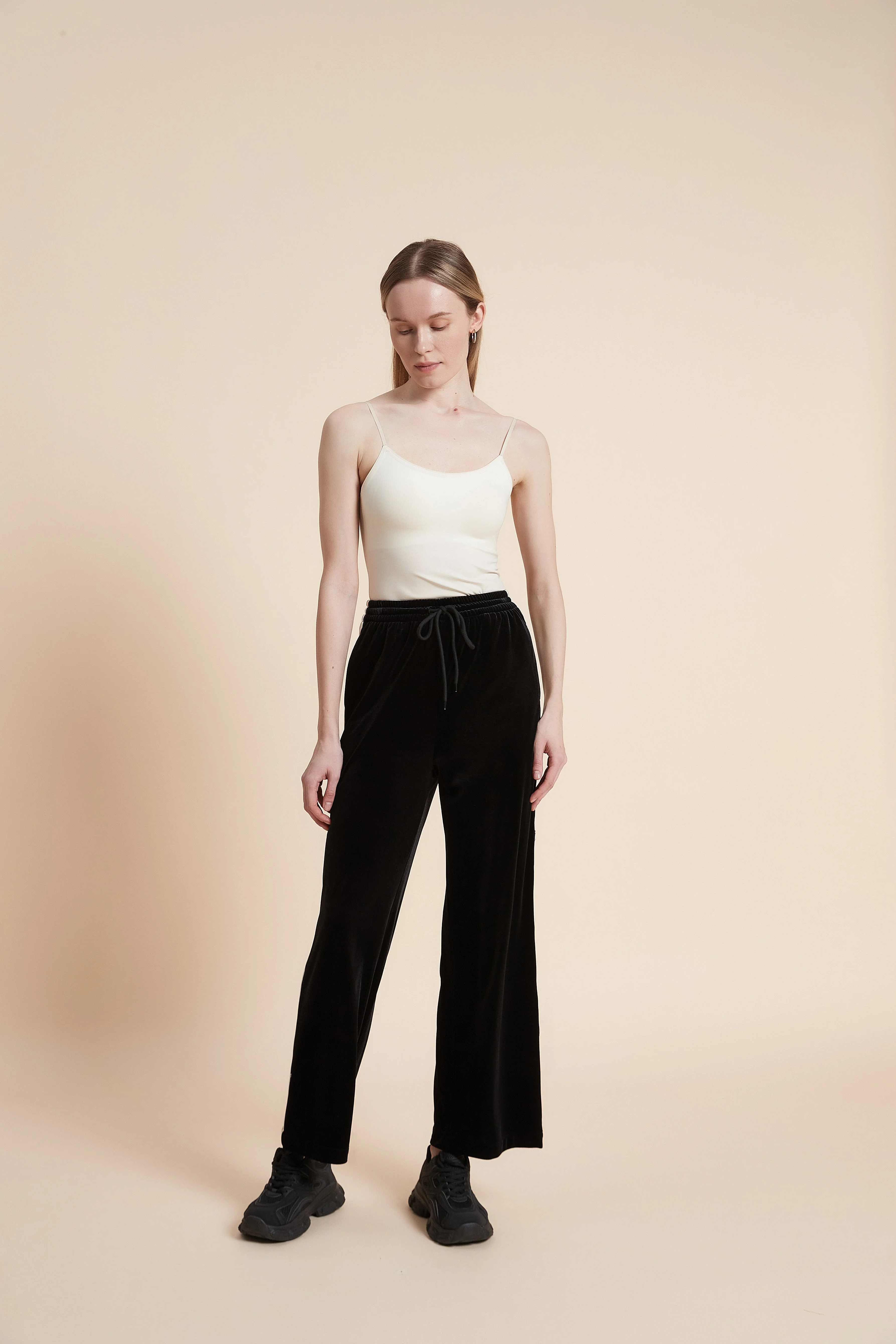 Plain Wide-Leg Trousers - Image 3