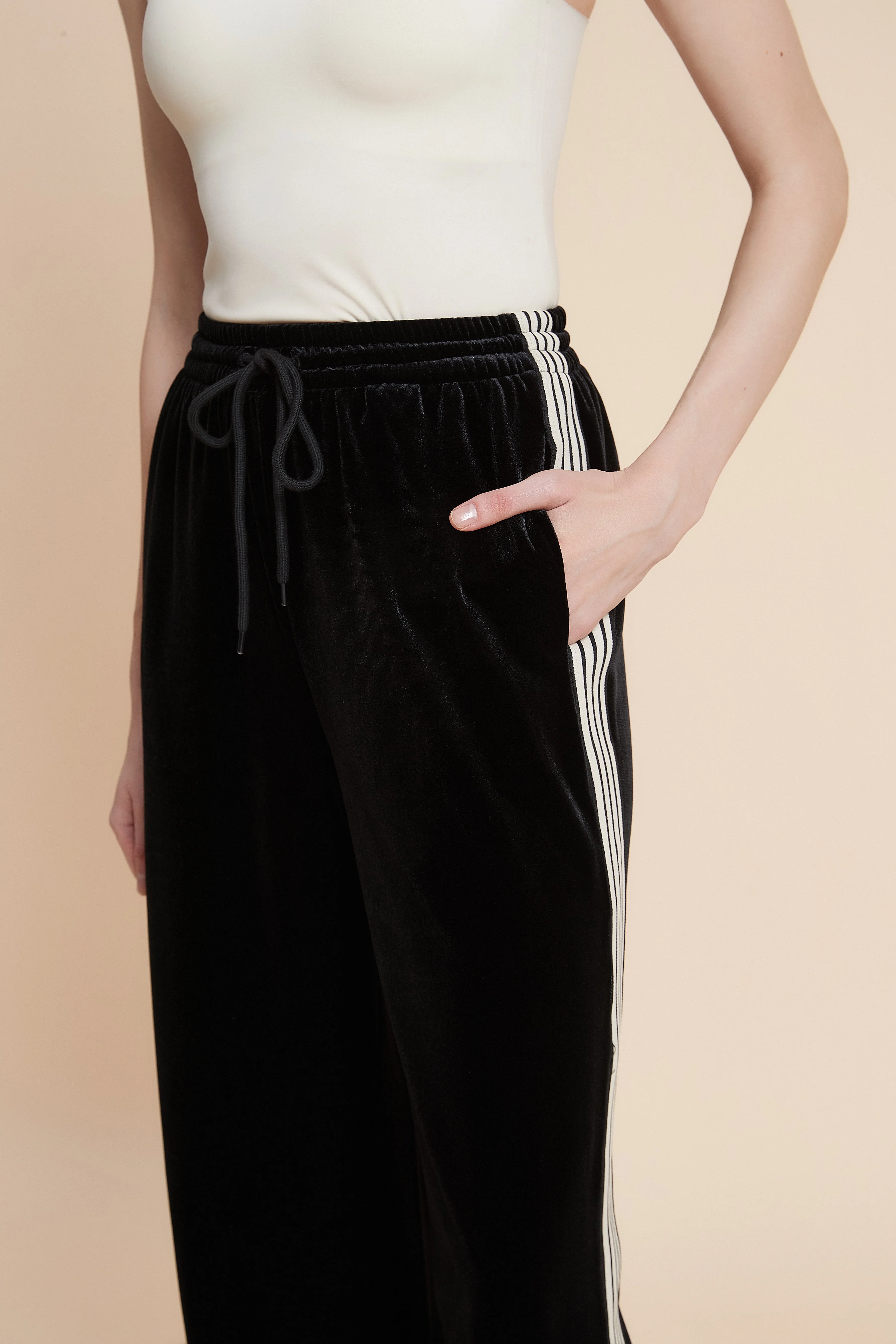 Plain Wide-Leg Trousers - Image 7