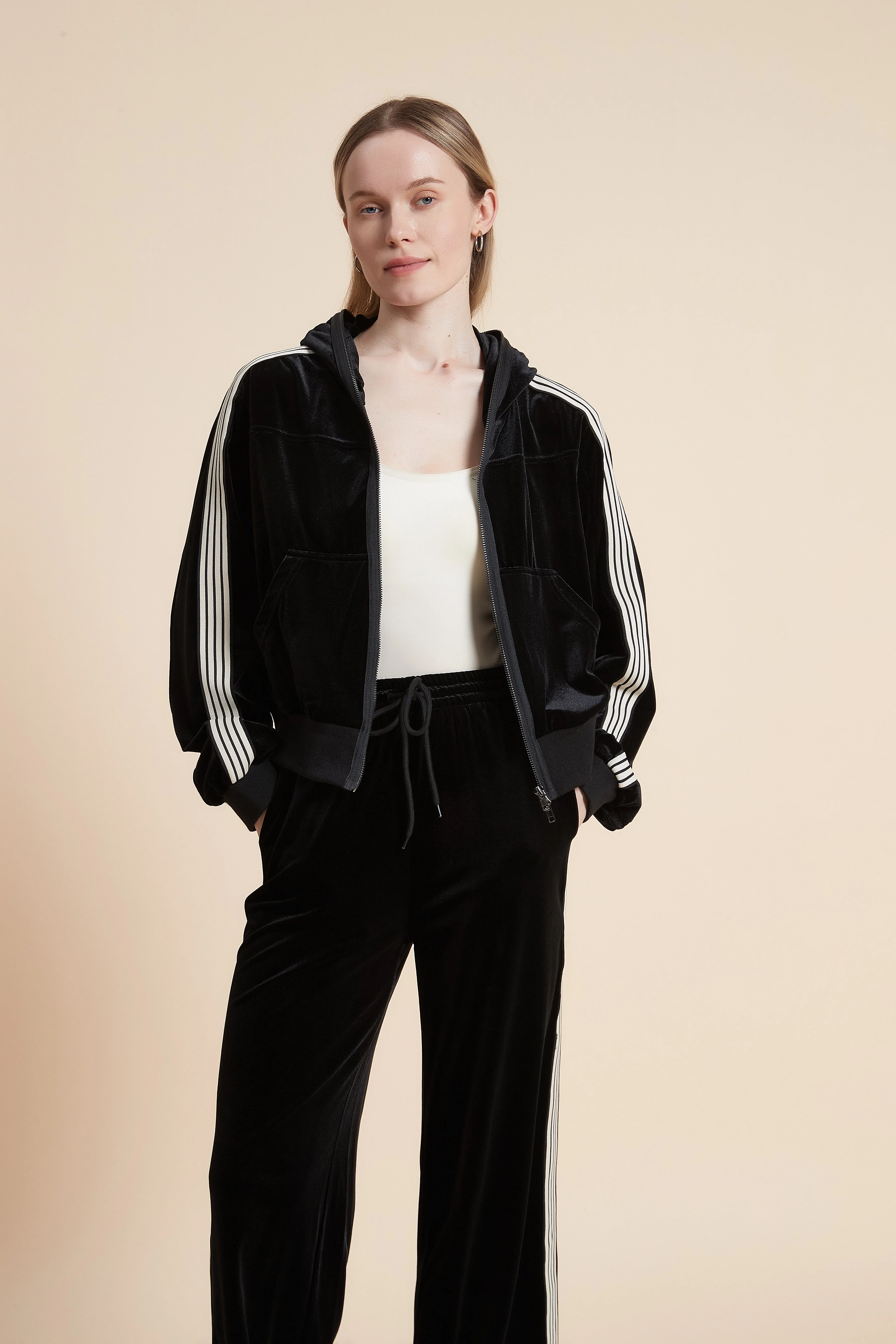 Long-Sleeved Sweatshirt - Image 2