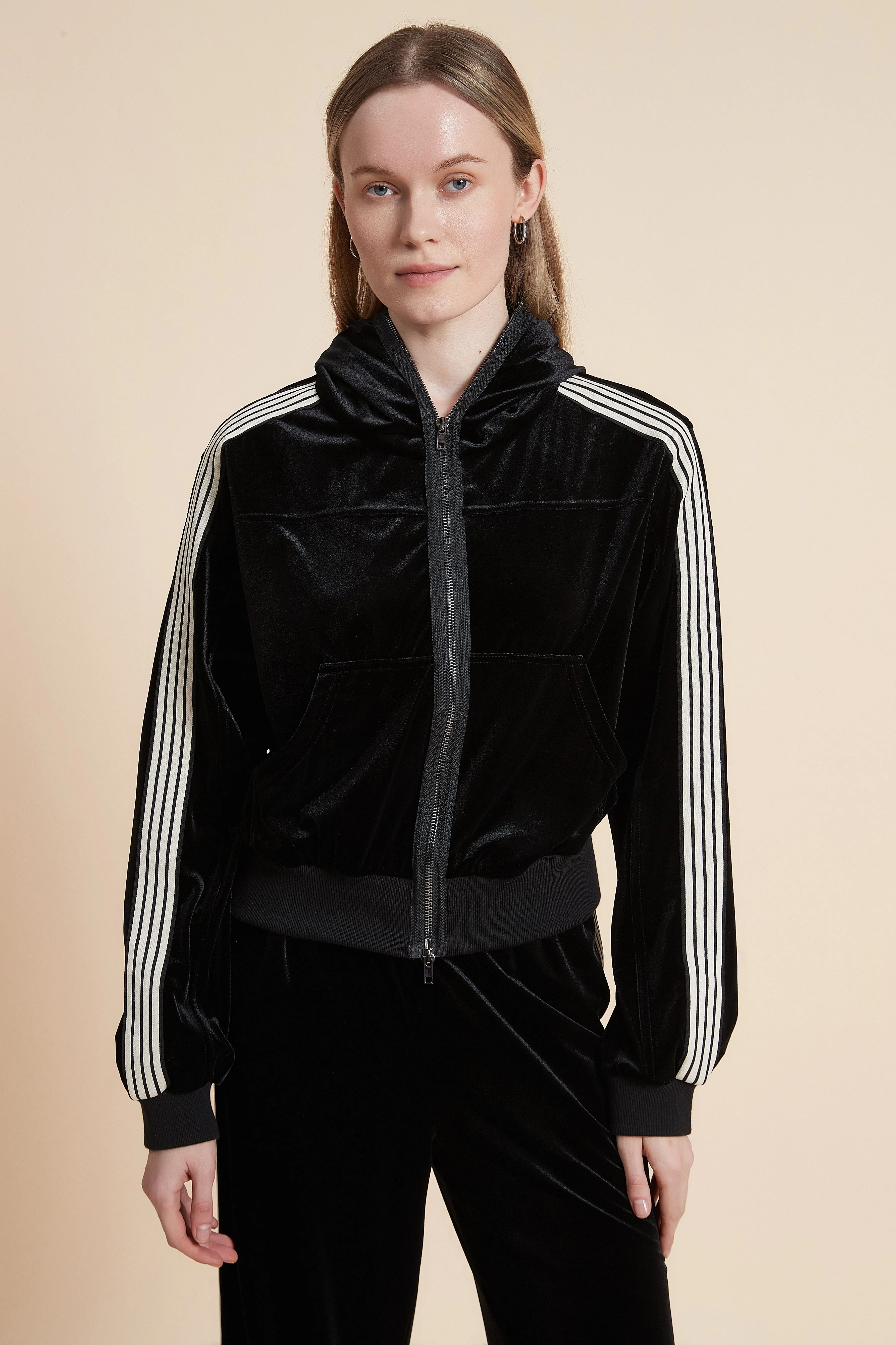 Long-Sleeved Sweatshirt - Image 3