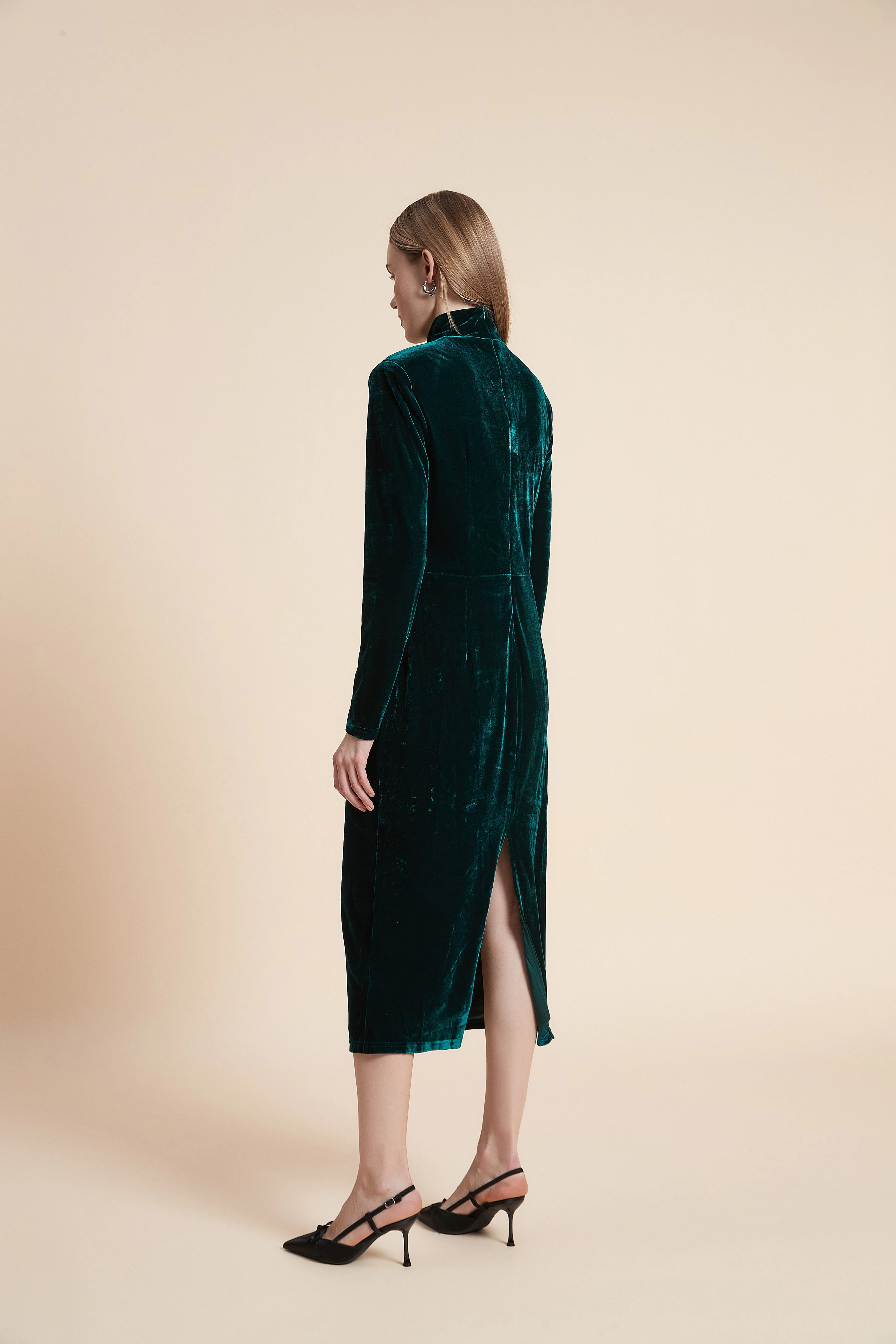 Velvet Midi Dress with Long Sleeves - Image 8