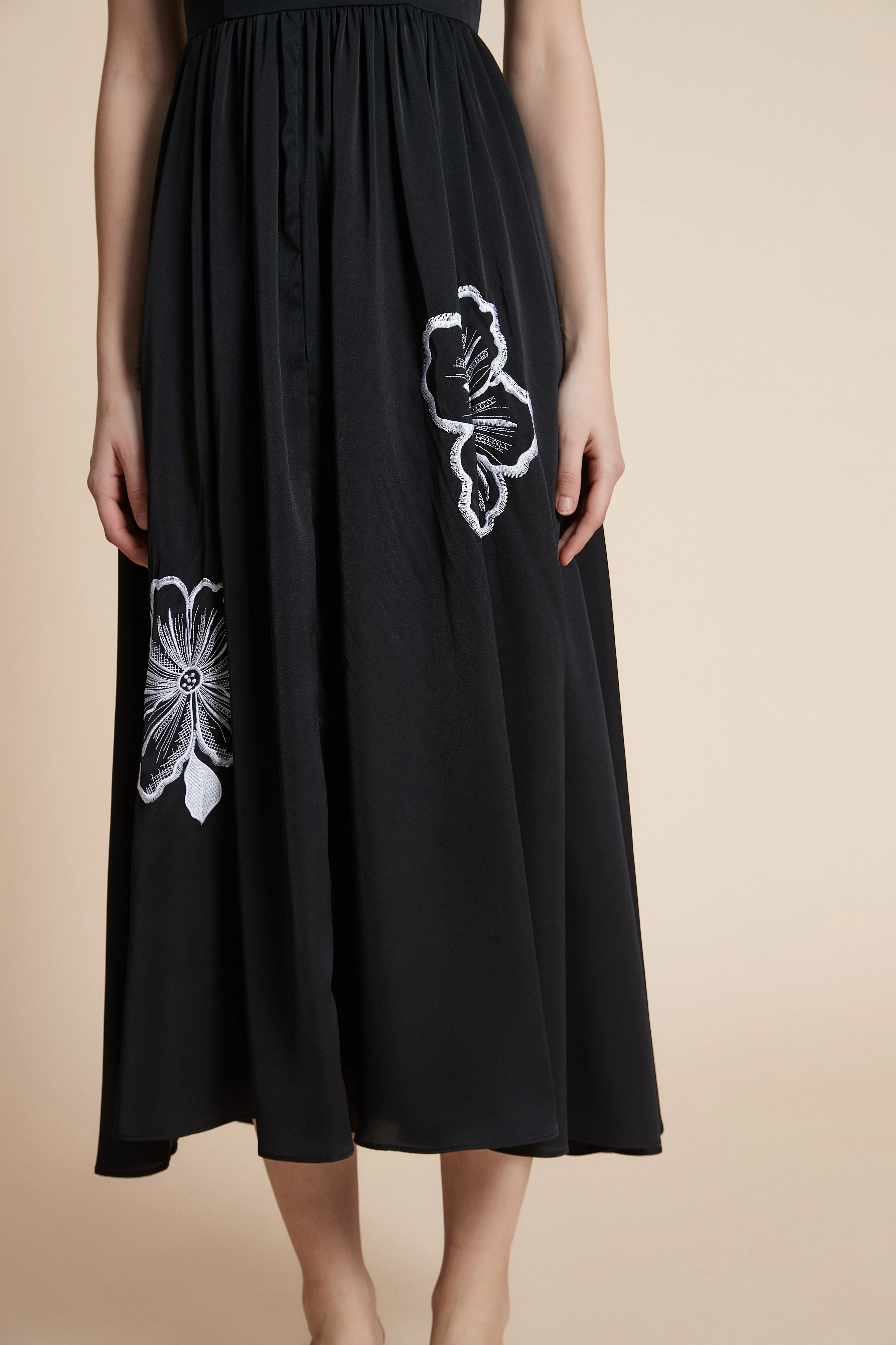 Floral strapless midi dress - Image 7