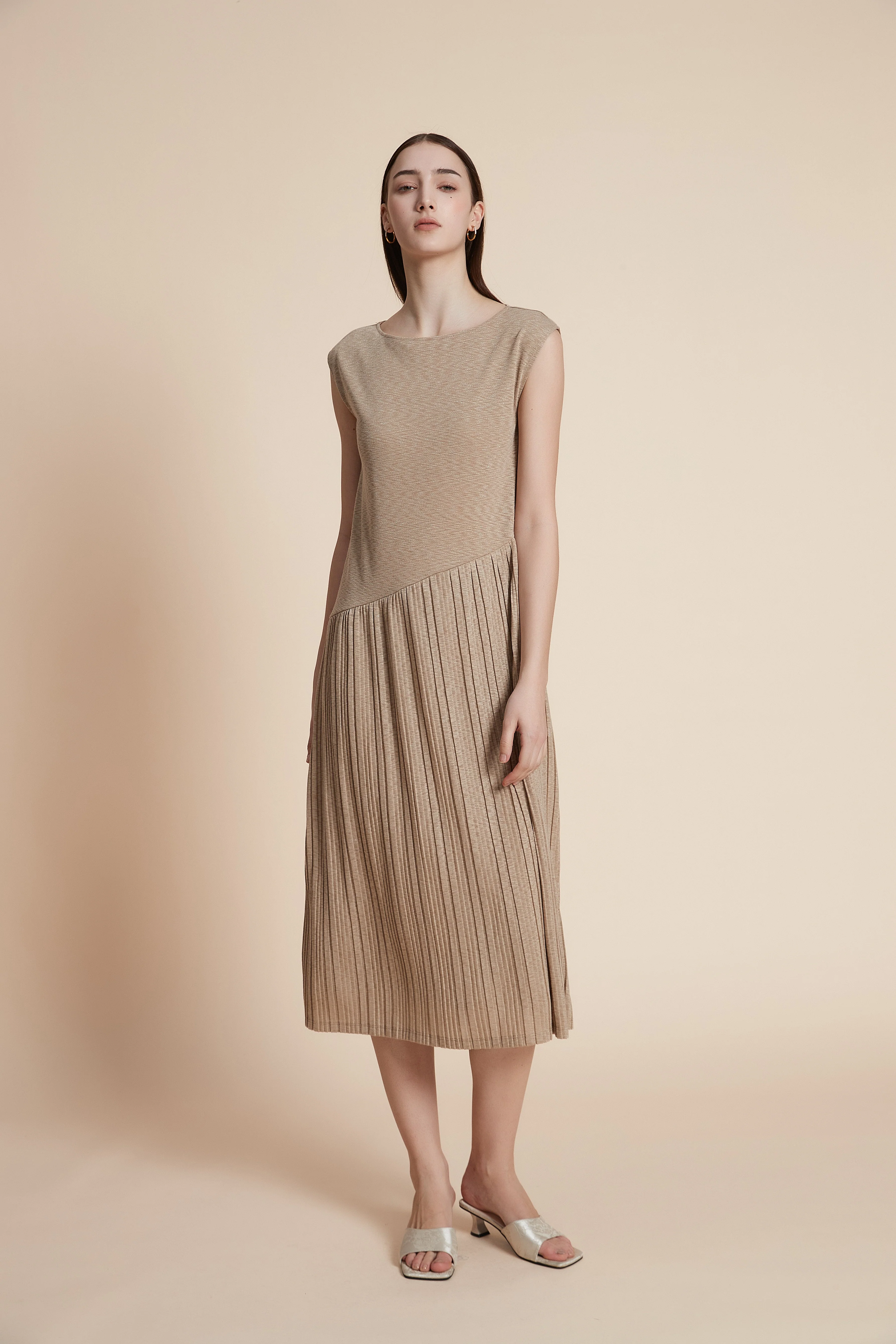 Plain sleeveless midi dress - Image 3