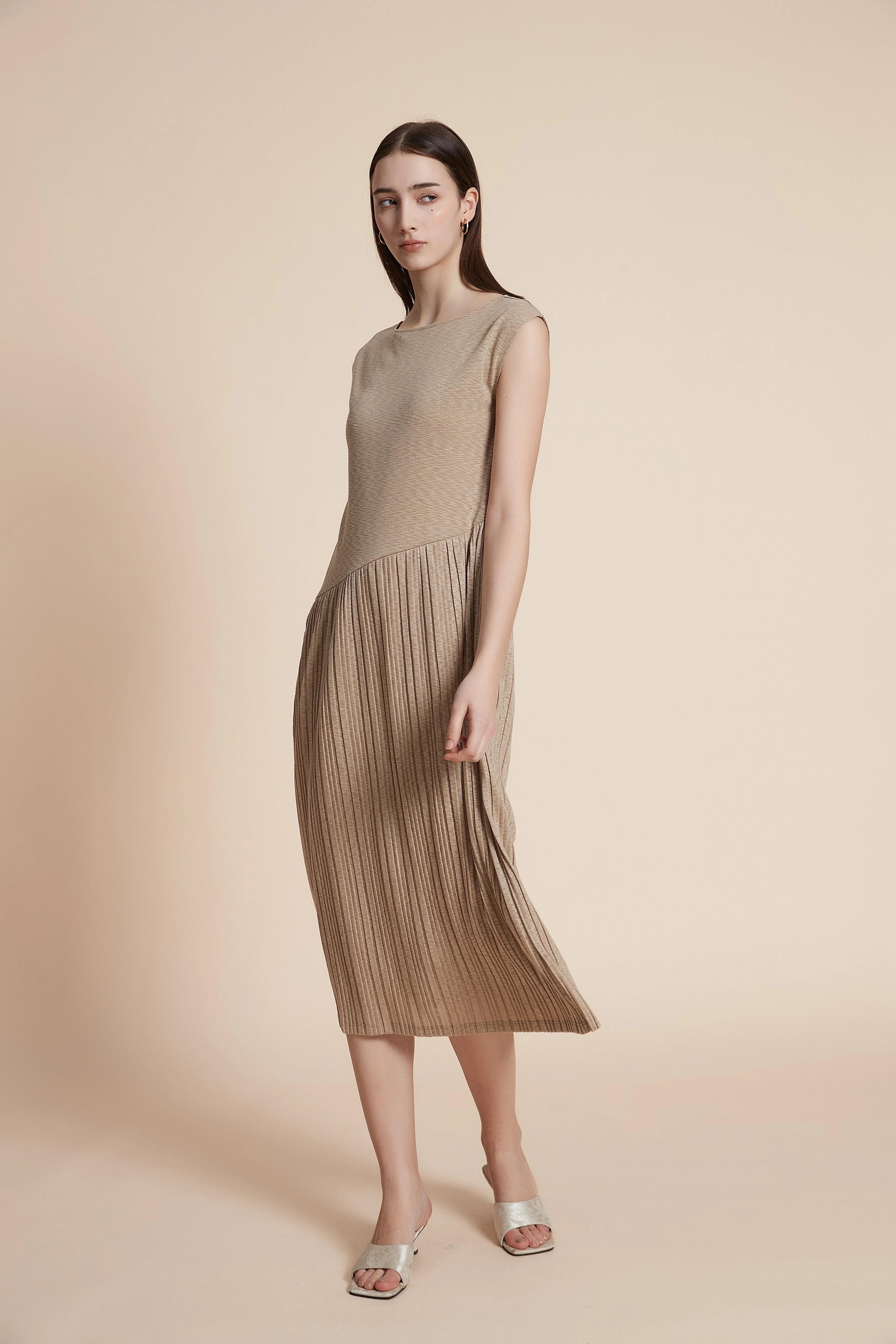 Plain sleeveless midi dress - Image 6