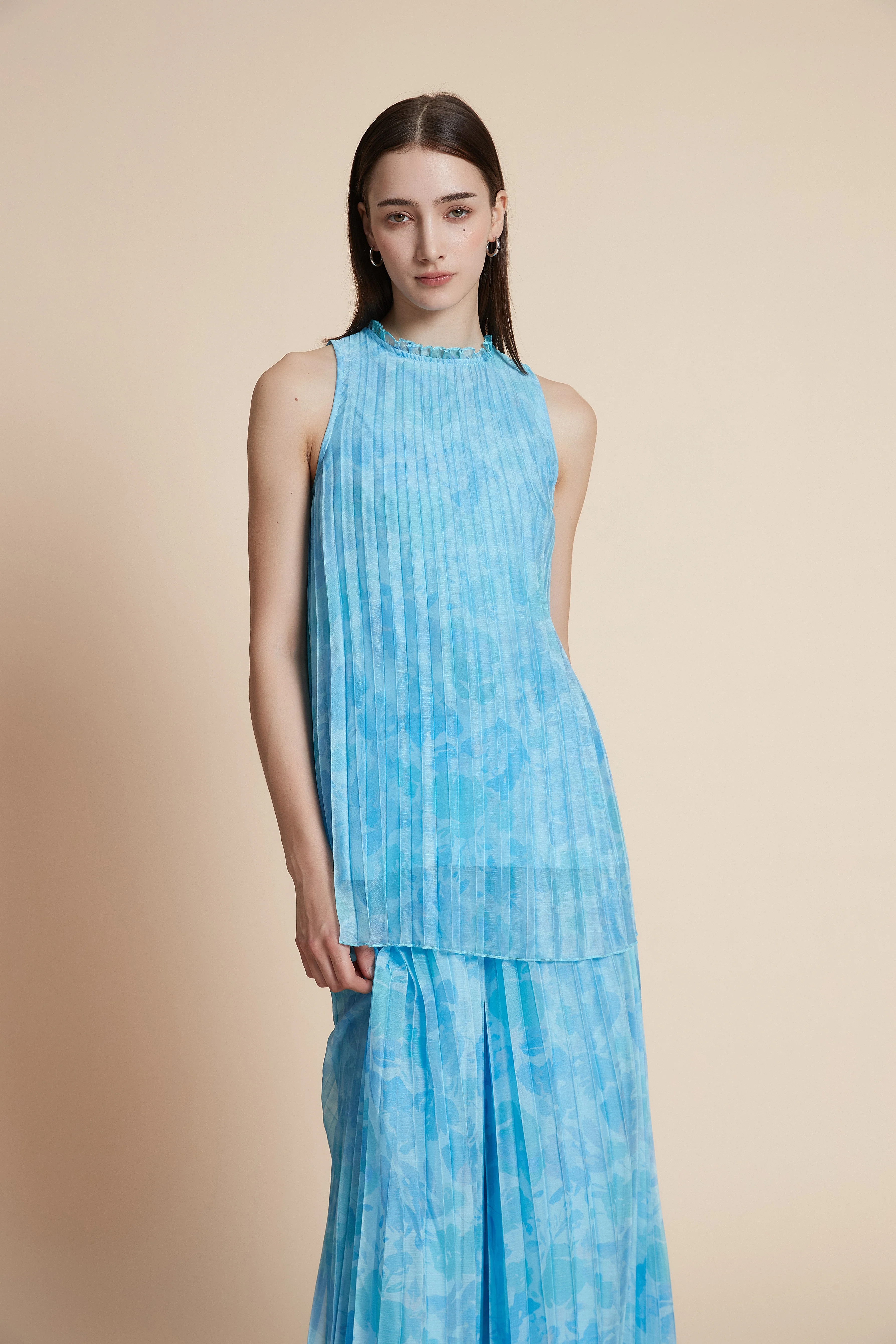 Pleated sleeveless waist-length blouse - Image 2