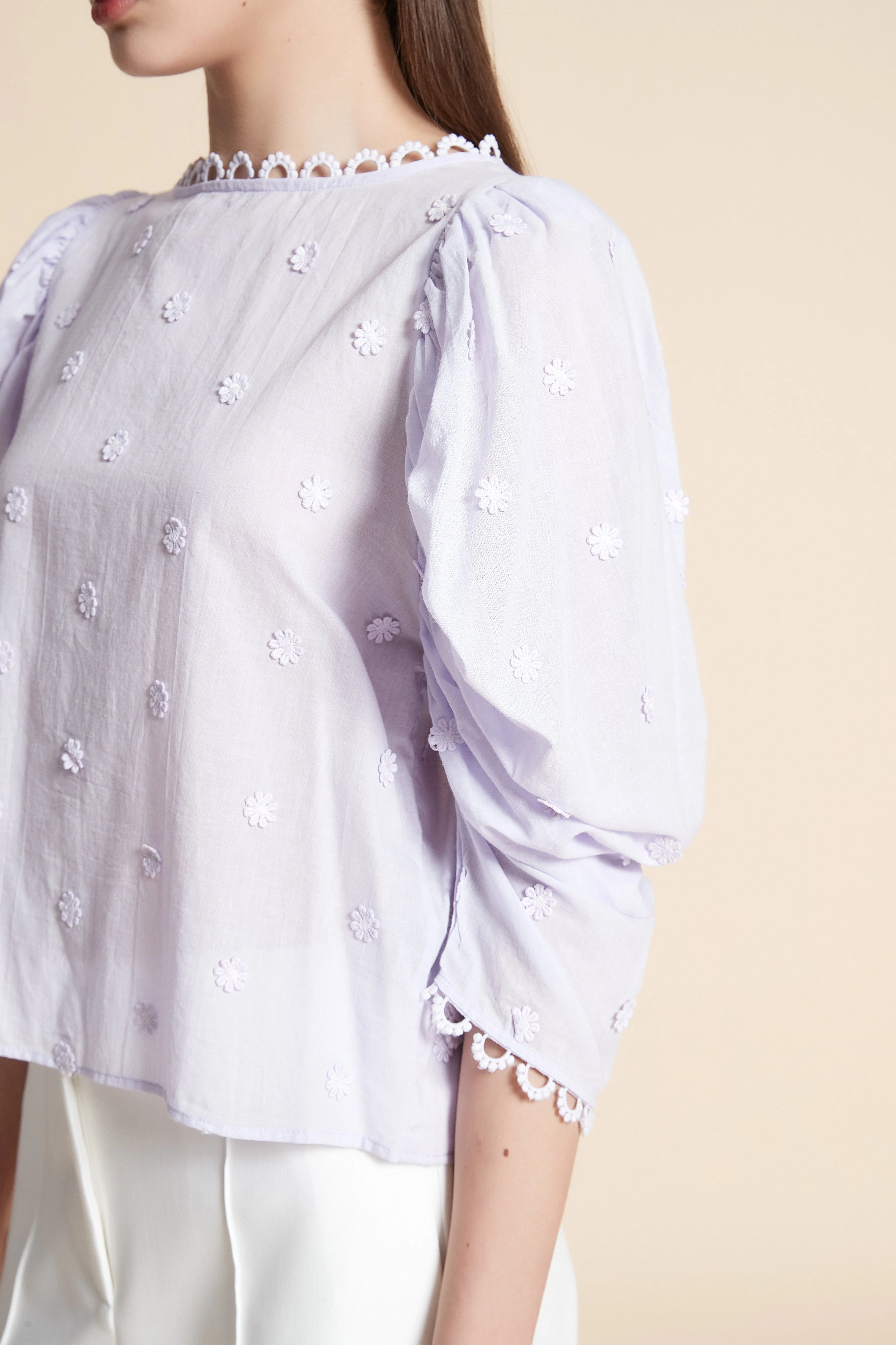 Solid Sleeve 3/4 Short Blouse with Flowers - Image 6