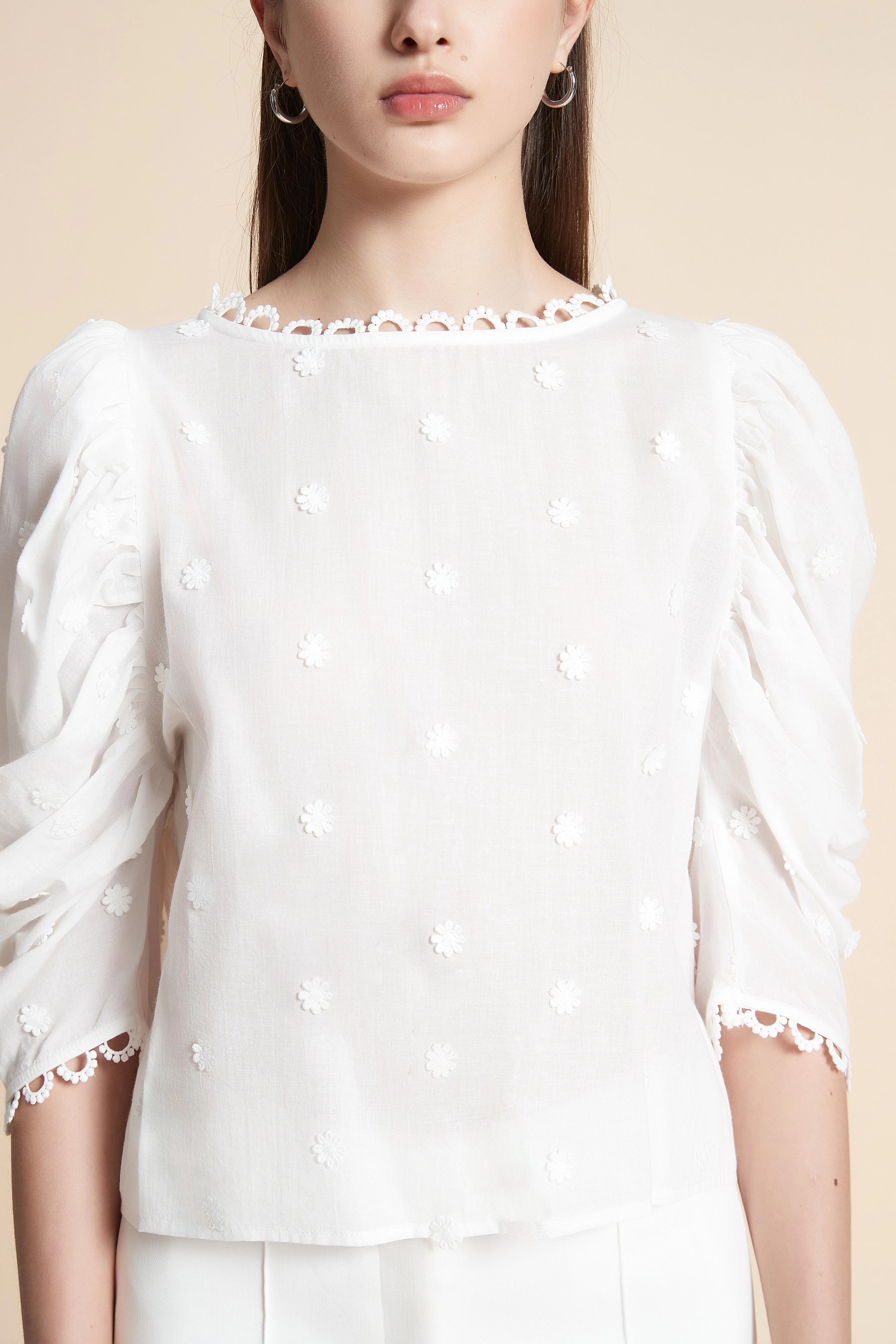 Solid Sleeve 3/4 Short Blouse with Flowers - Image 9