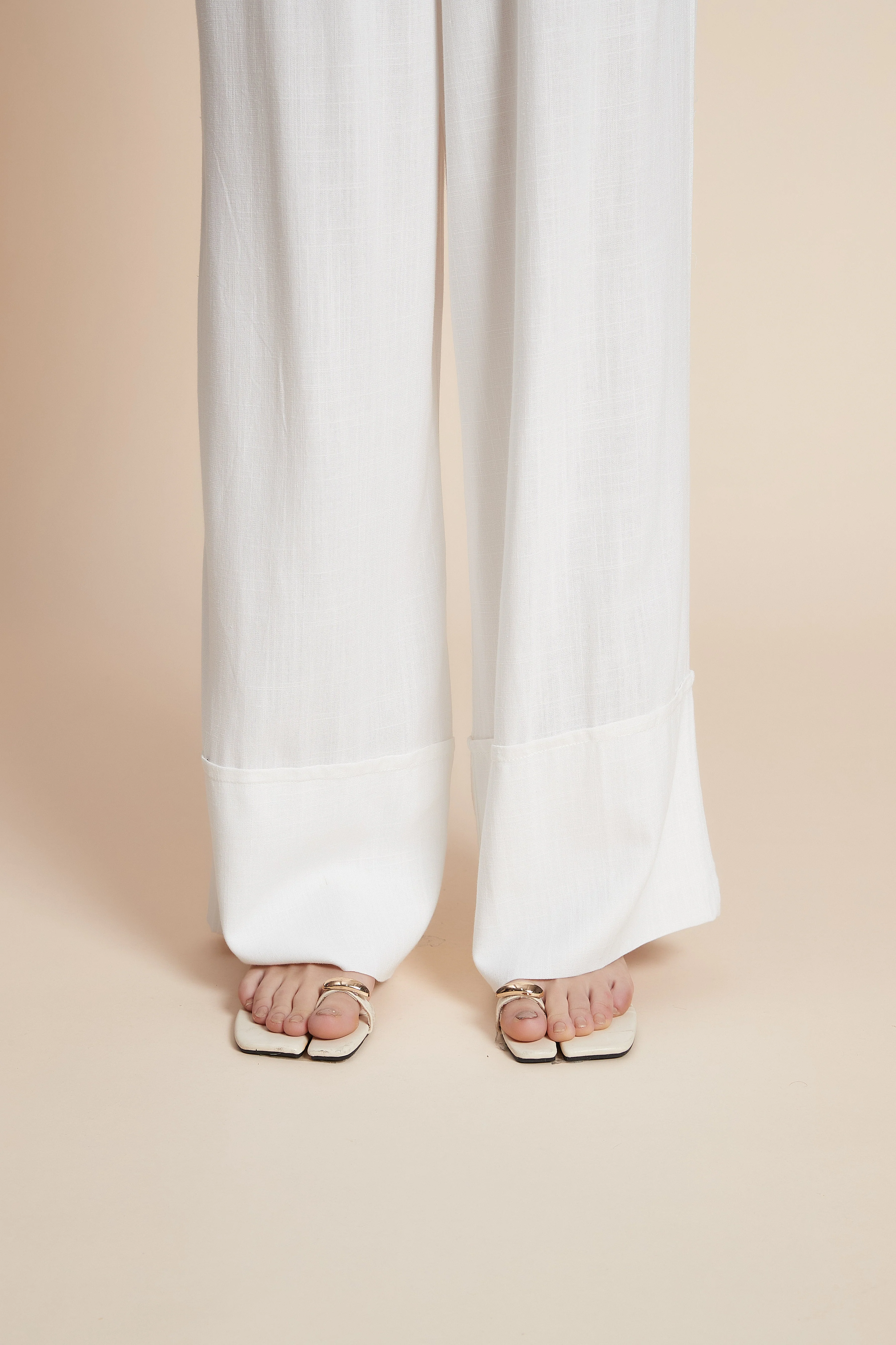Plain Wide-Leg Trousers - Image 11