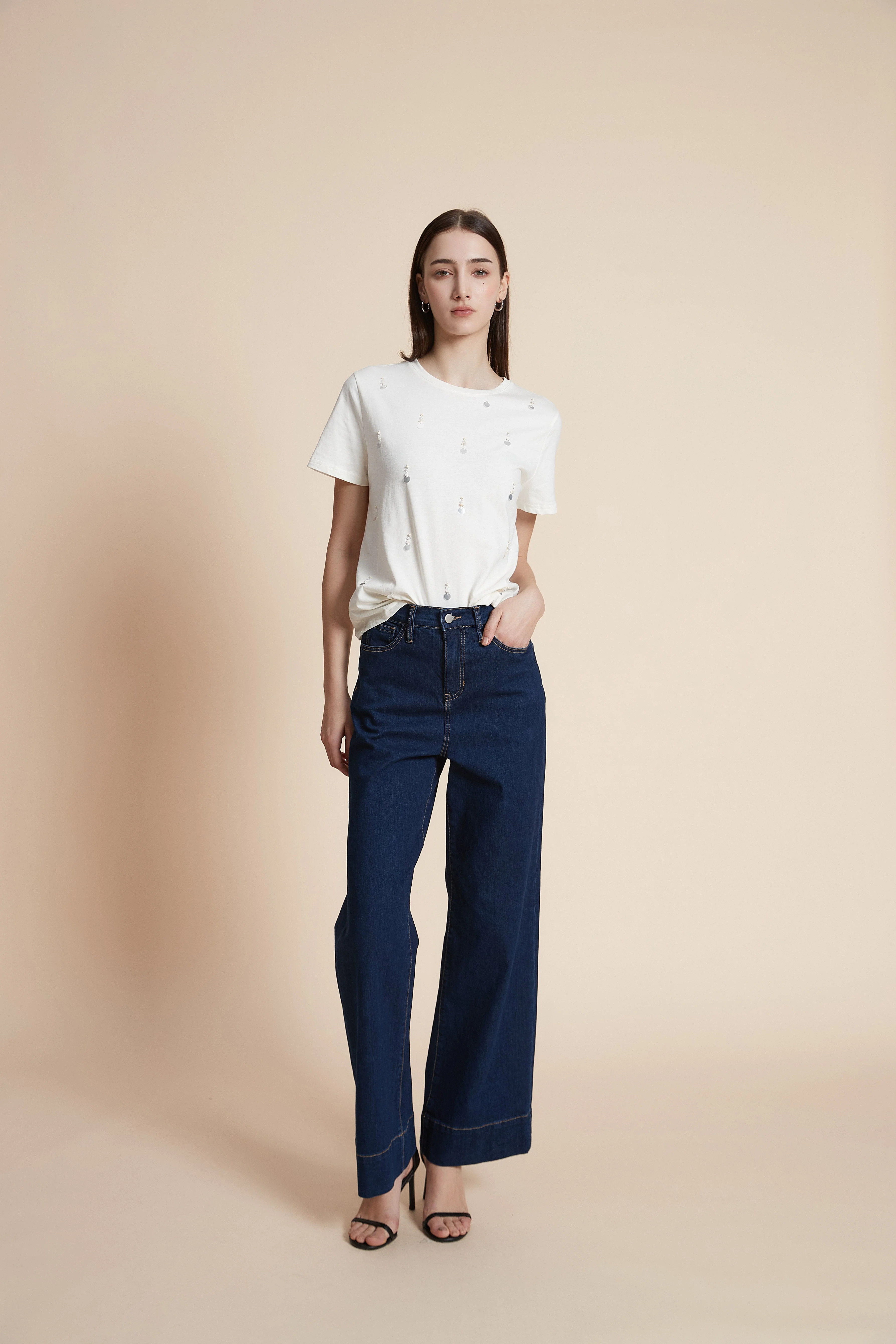Short-sleeved waist-length T-shirt - Image 7