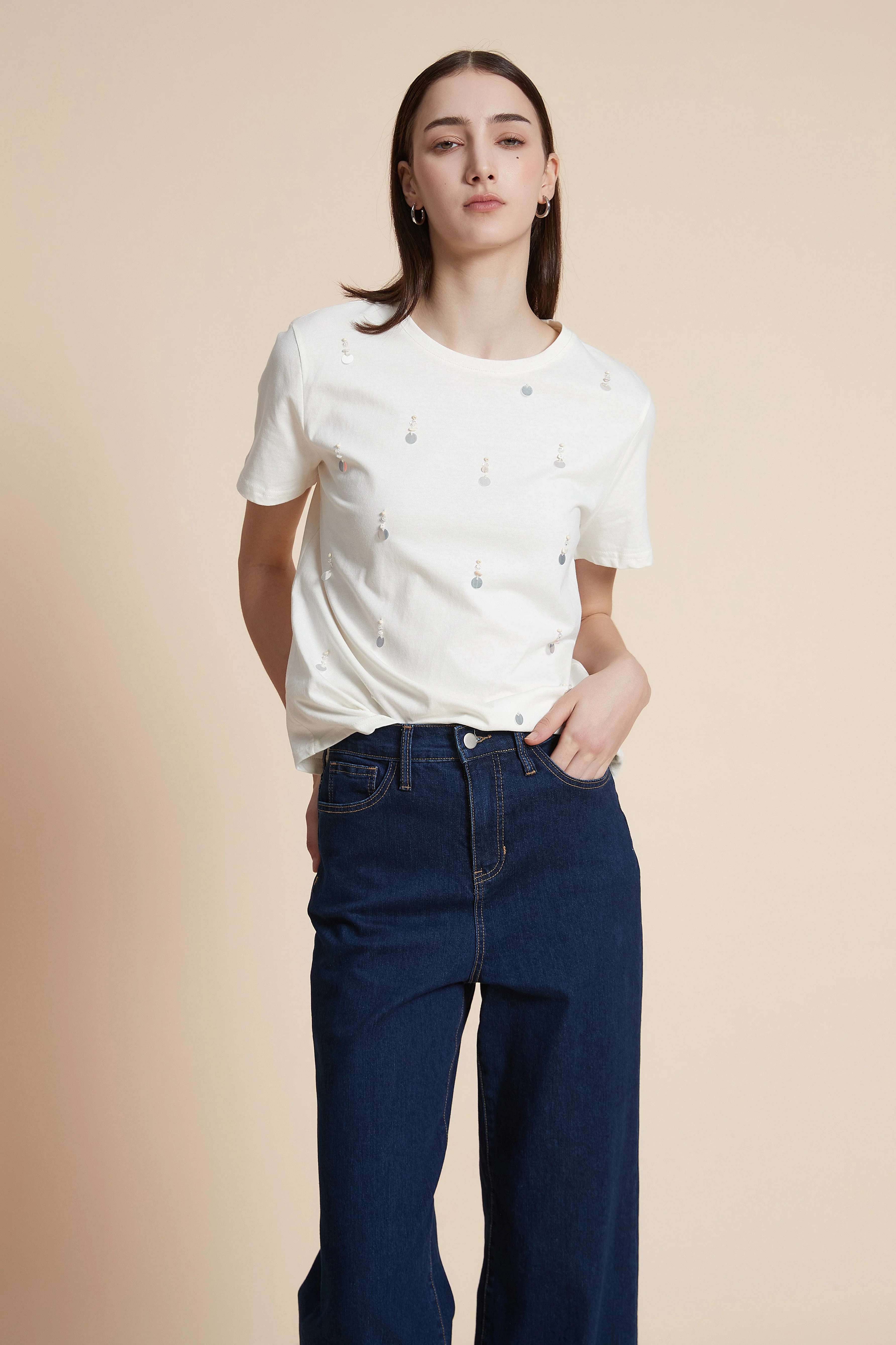 Short-sleeved waist-length T-shirt - Image 8
