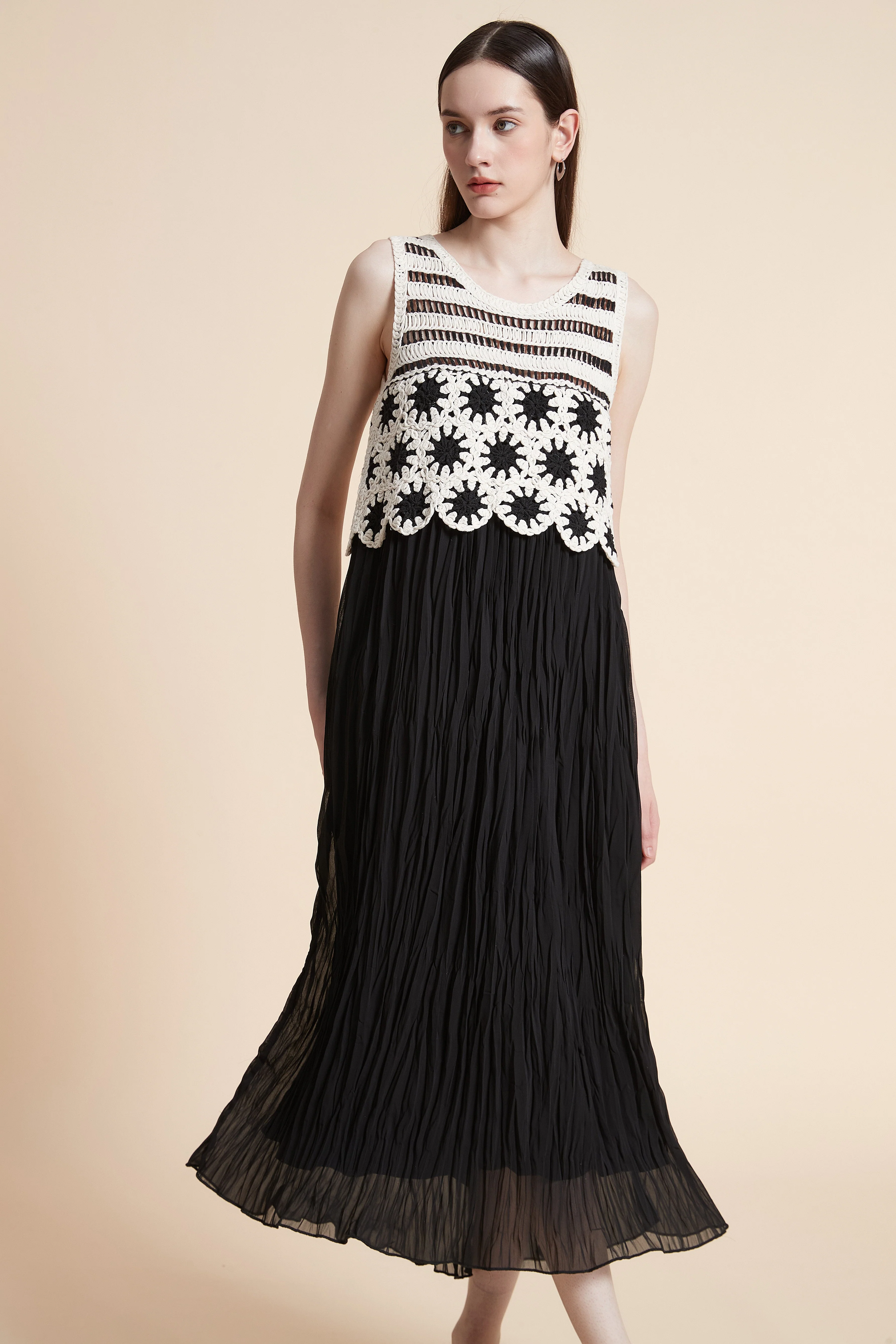 Embroidered Sleeveless Pleated Midi Dress - Image 3