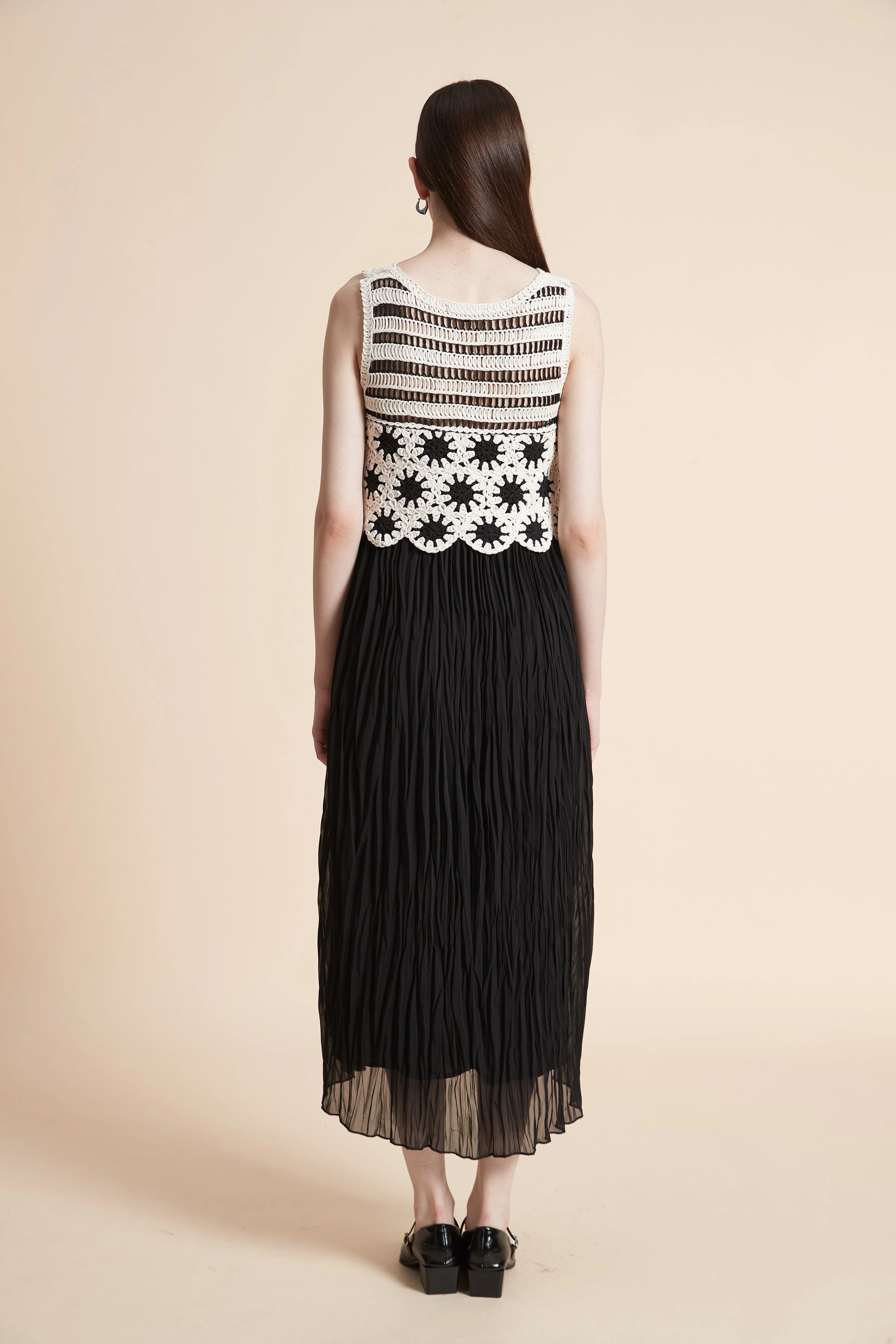 Embroidered Sleeveless Pleated Midi Dress - Image 5