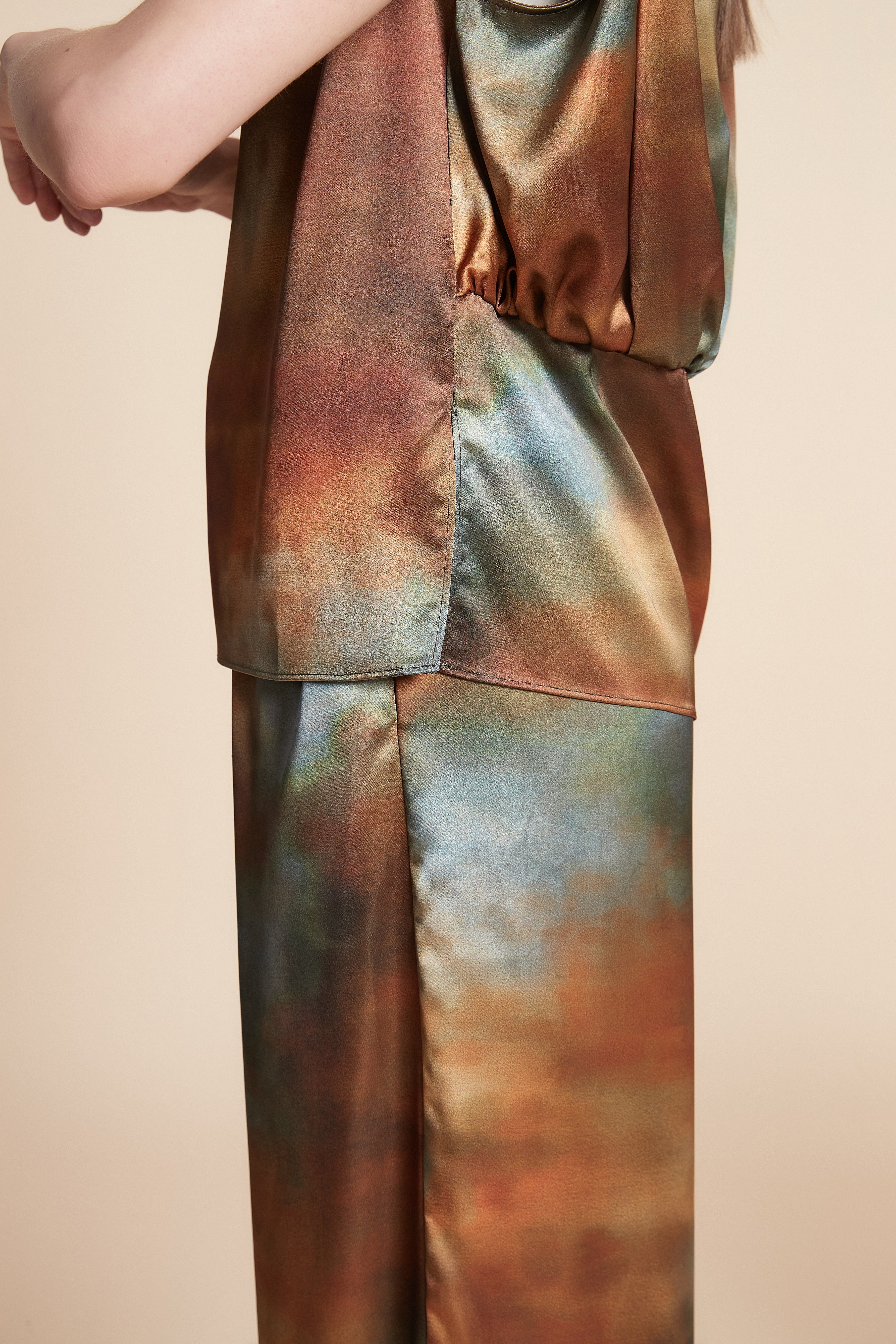 Mid-Length Sleeveless Printed Blouse - Image 6