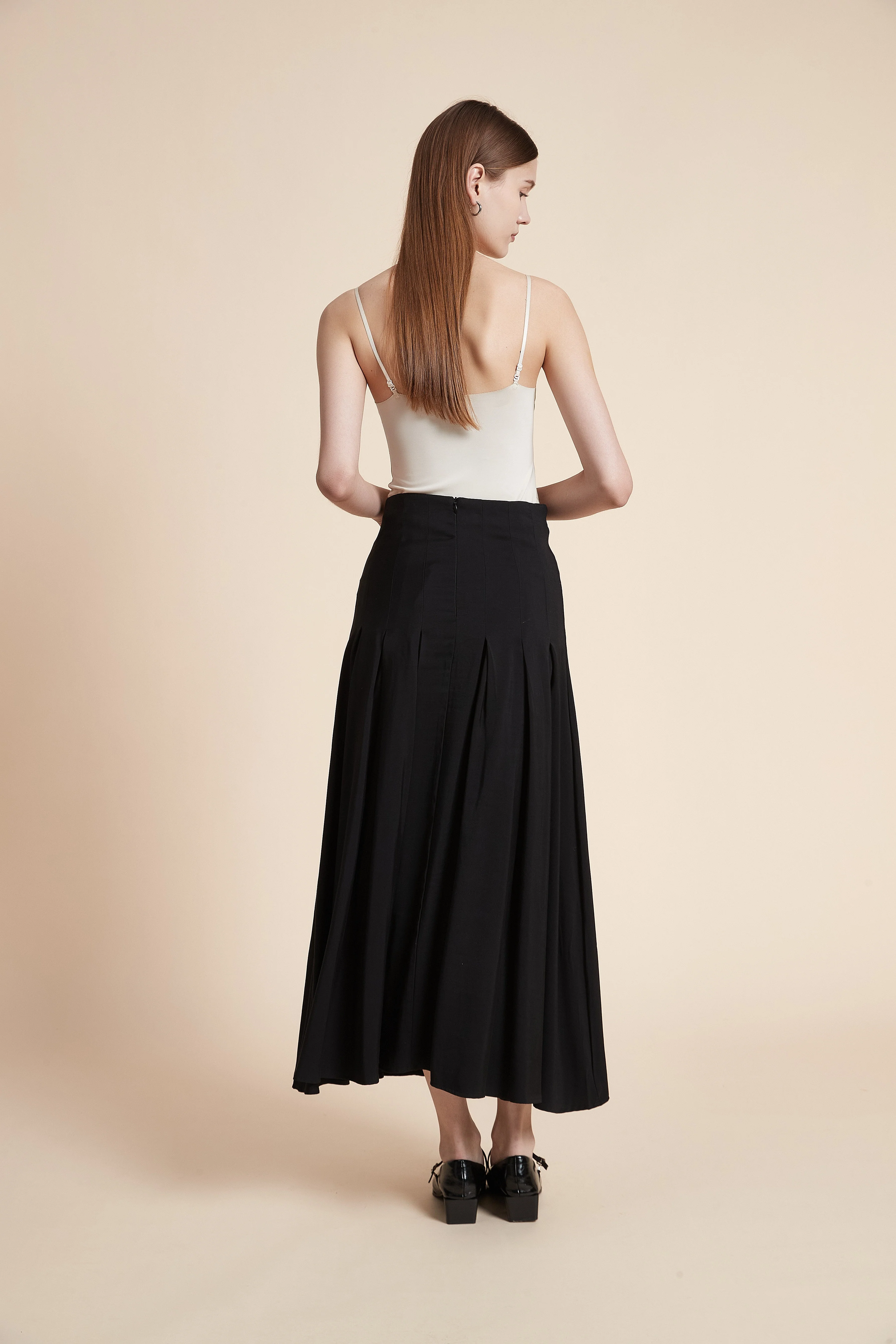 Pleated Solid Long Skirt - Image 6