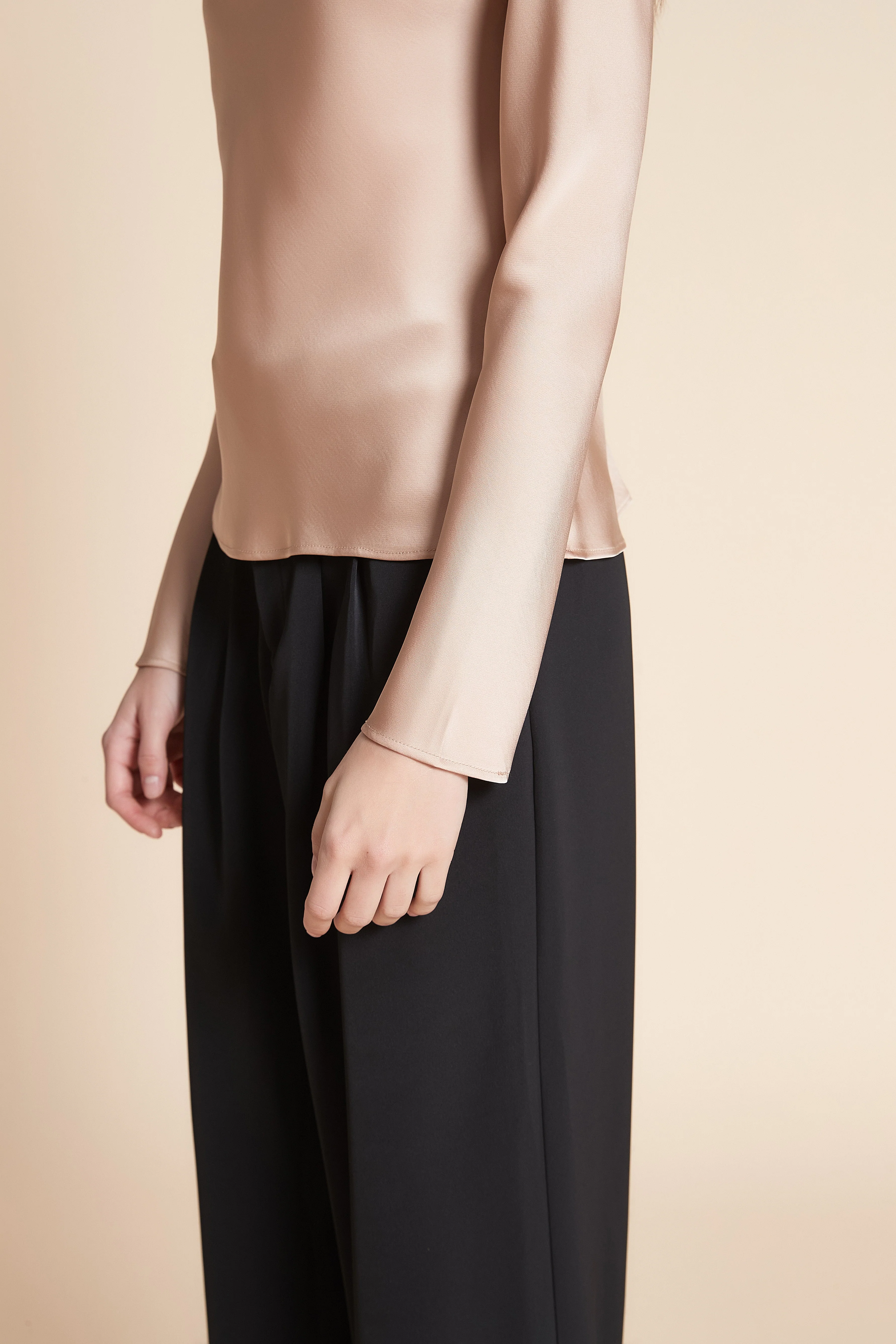 Solid Waist-Length Long Sleeve Blouse - Image 11