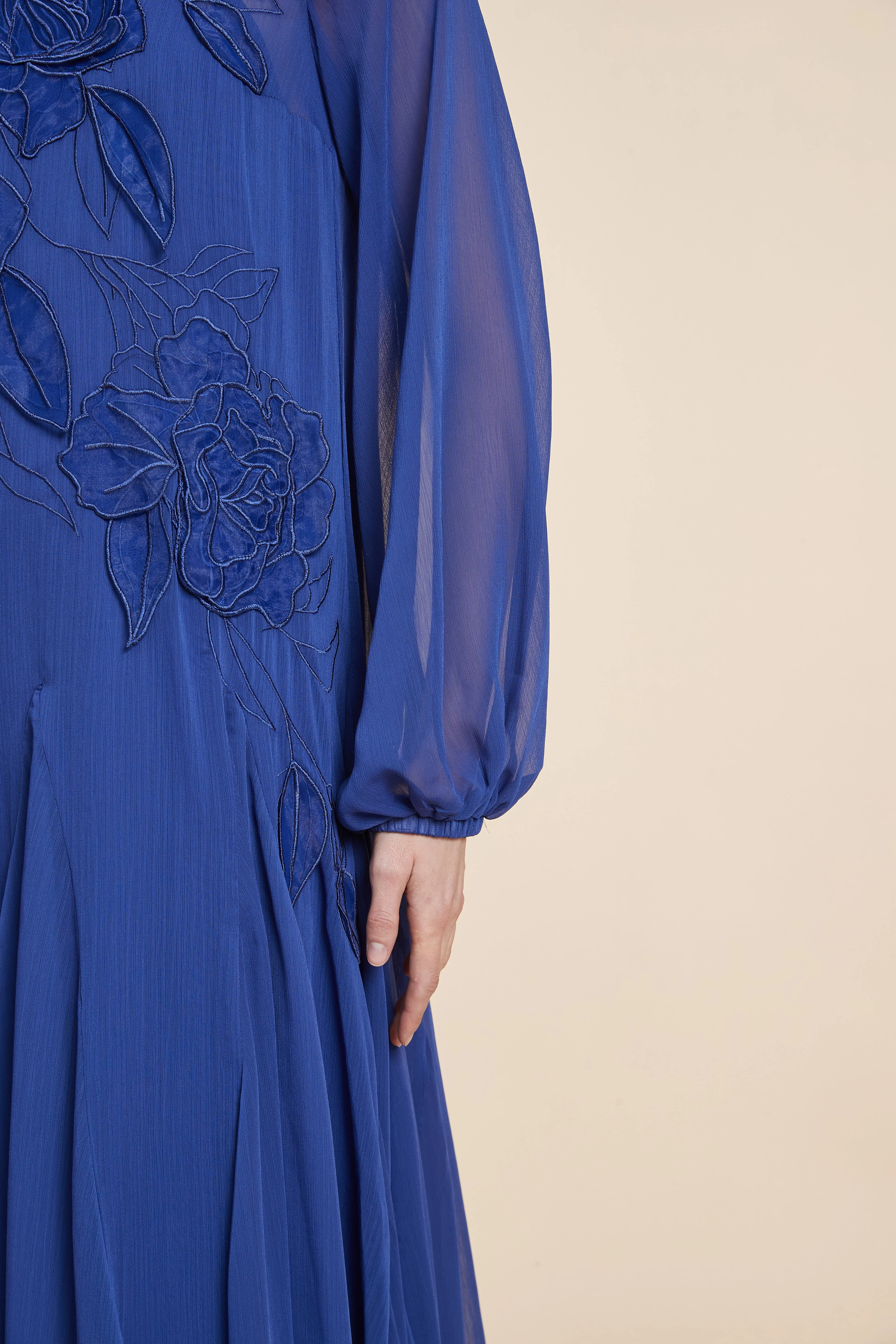 Long-Sleeved Plain Maxi Dress - Image 5