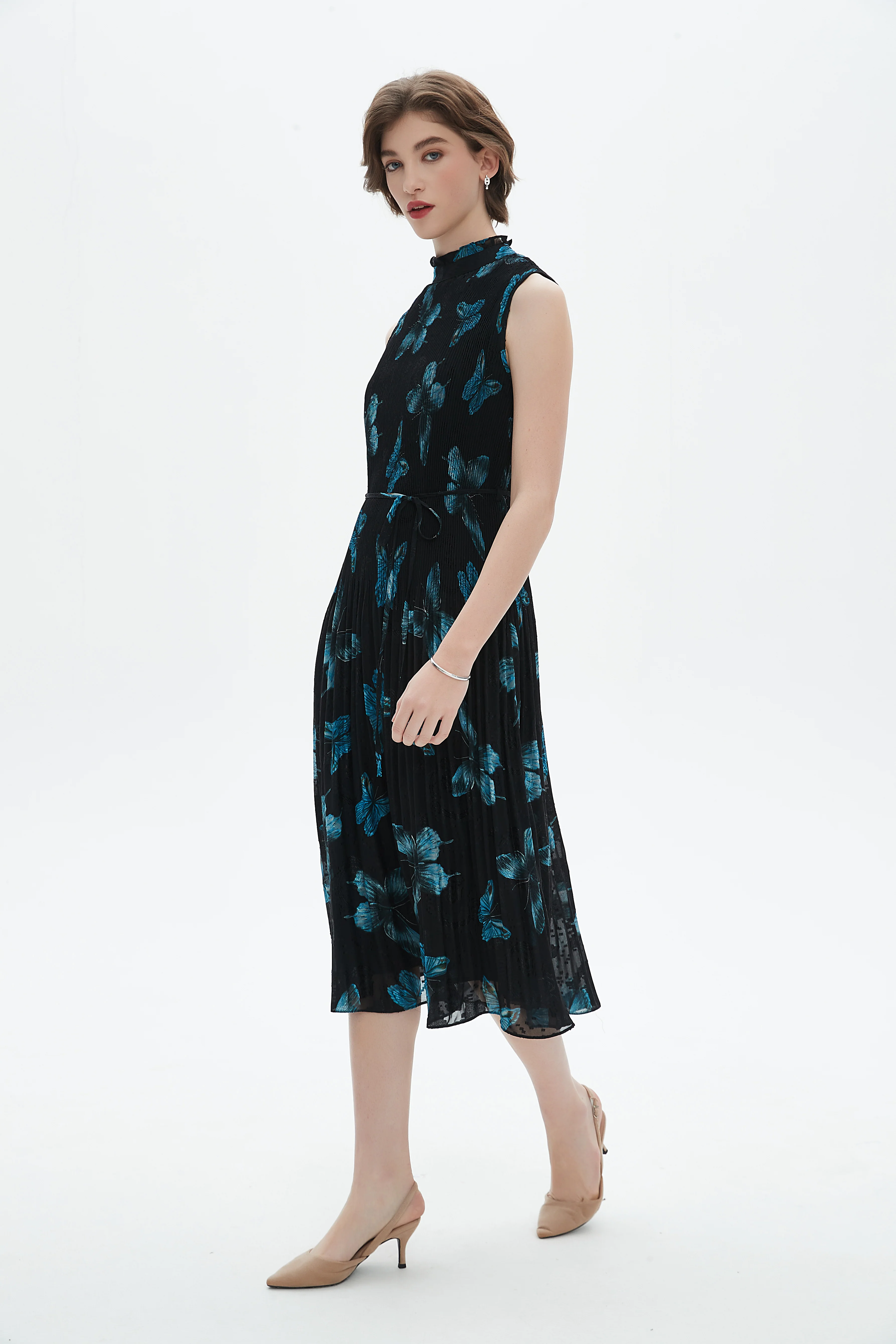 Sleeveless Midi Dress With A Butterfly Print - Image 5