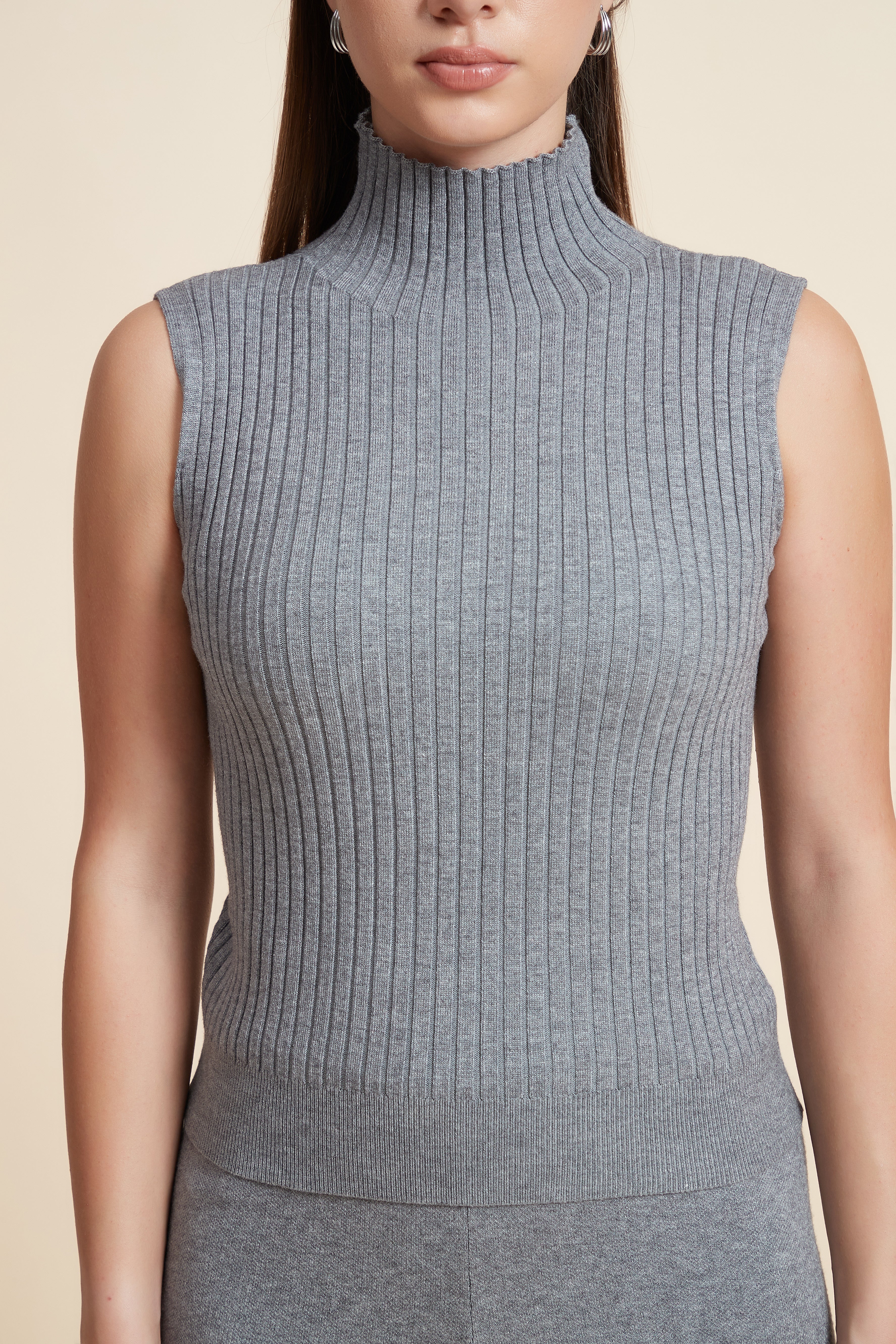 Ribbed Winter Top with High Neck and No Sleeves - Image 6