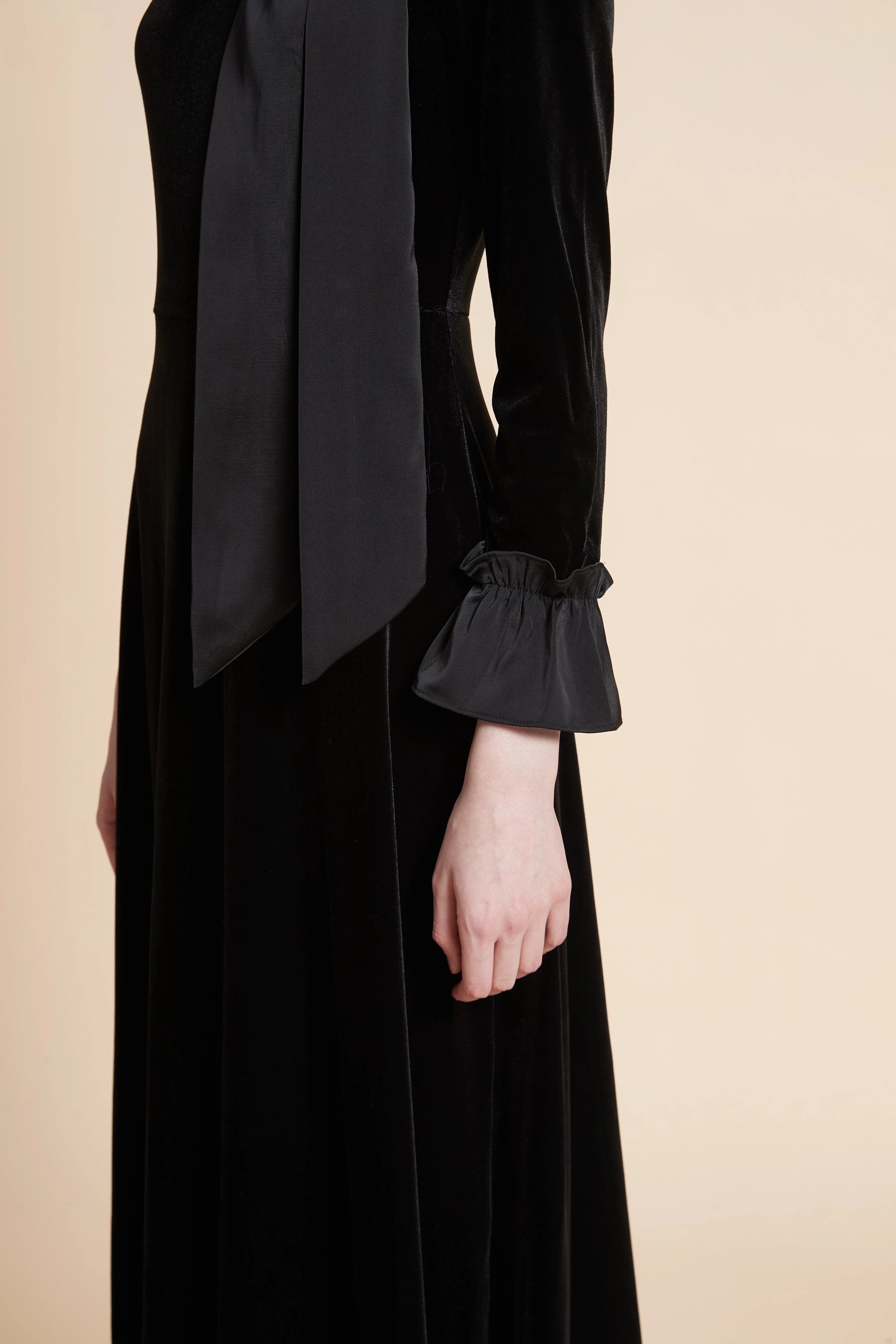 Solid Long Sleeve Maxi Dress with Tie Neck - Image 5