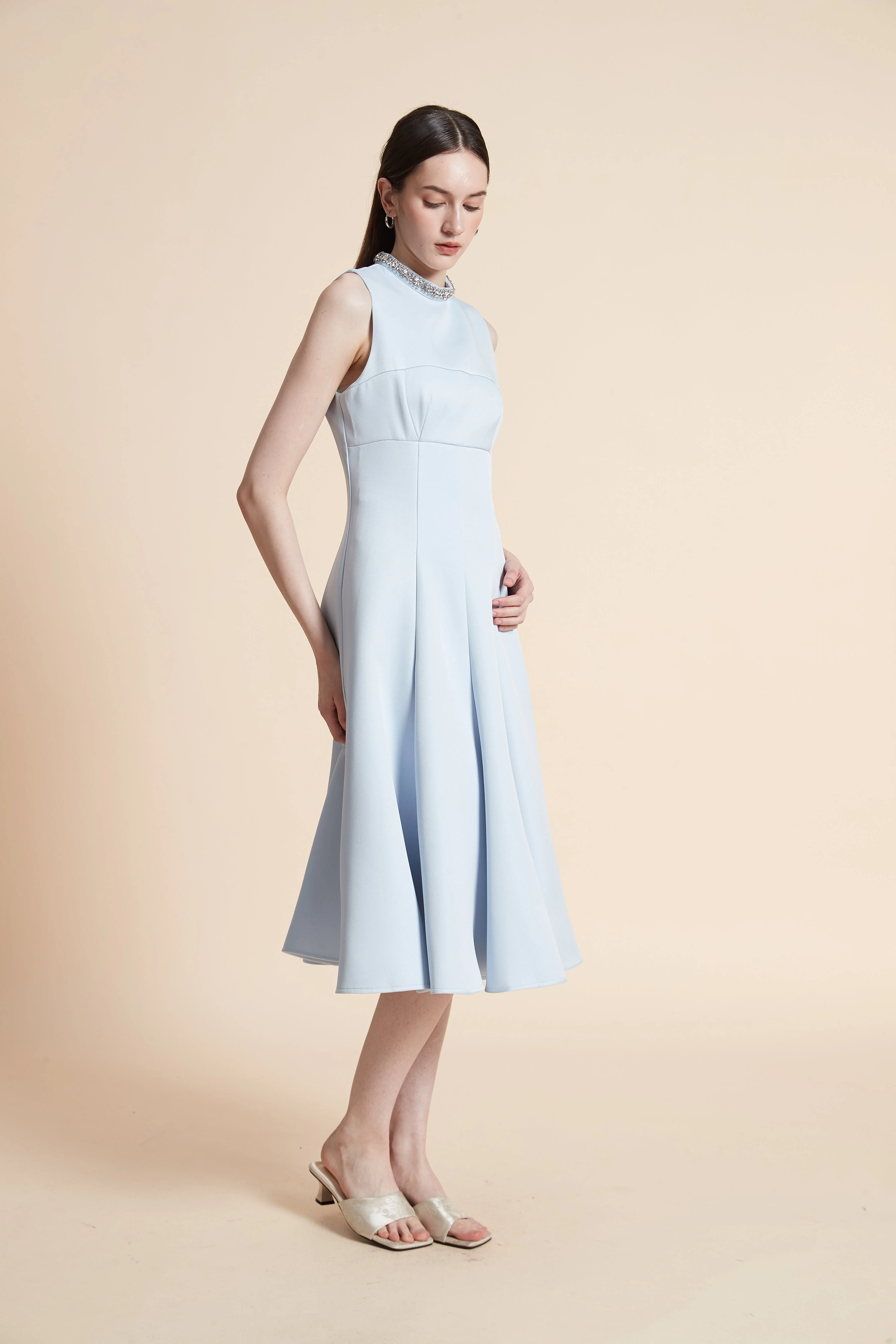 Sleeveless Plain Midi Dress - Image 2