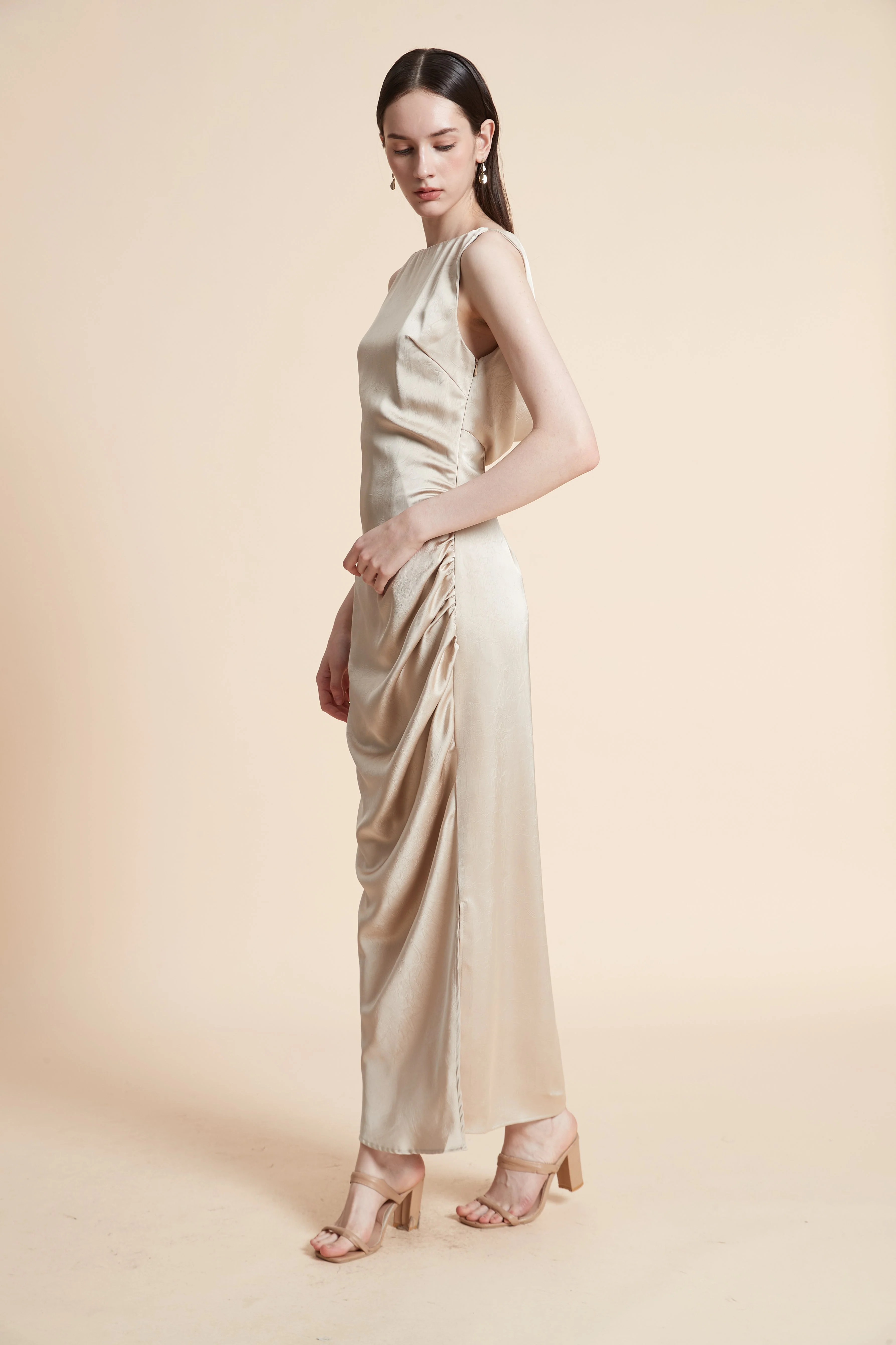 Sleeveless Plain Maxi Dress - Image 10