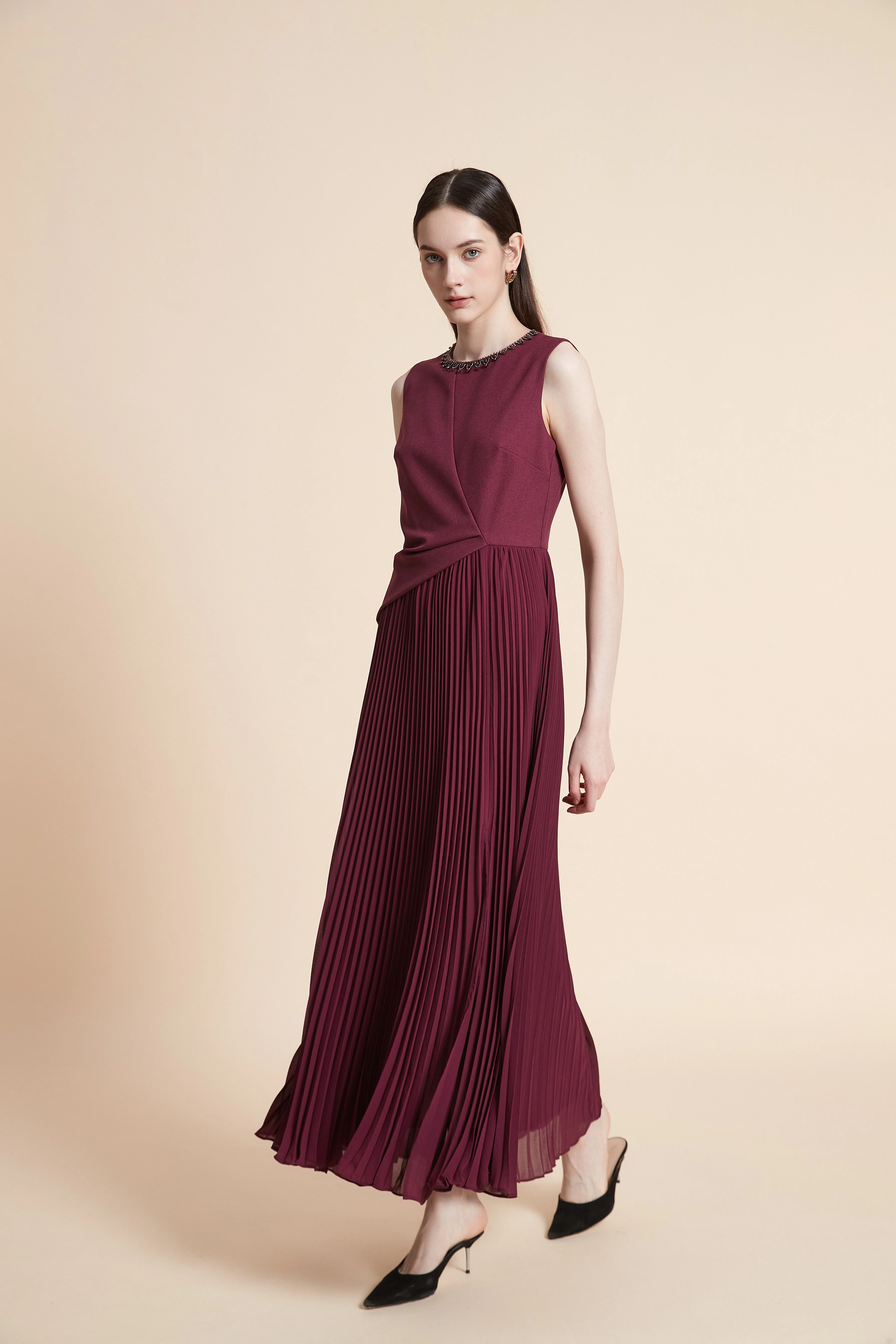 Pleated Sleeveless Maxi Dress - Image 3