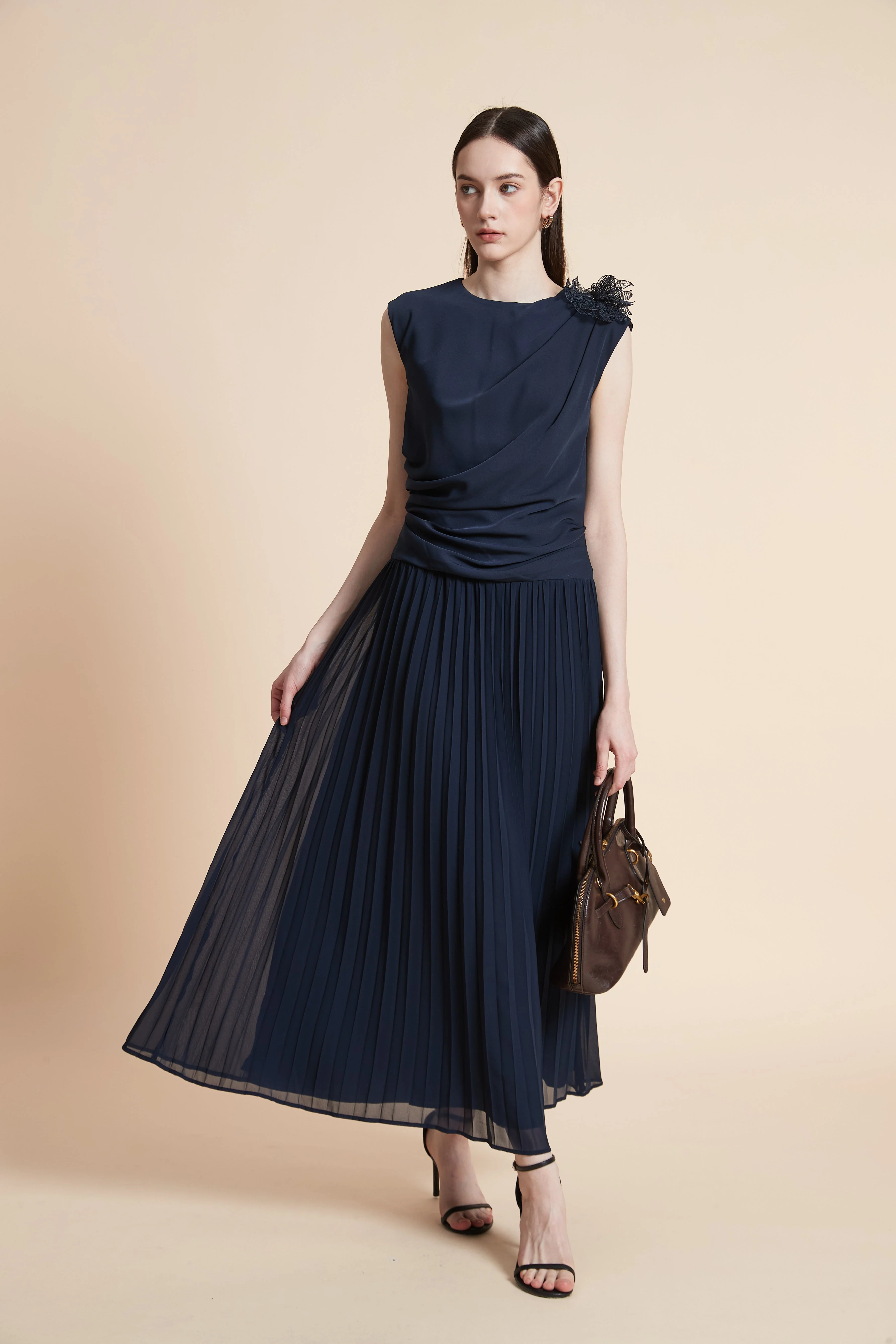 Plain Sleeveless Pleated Maxi Dress - Image 5