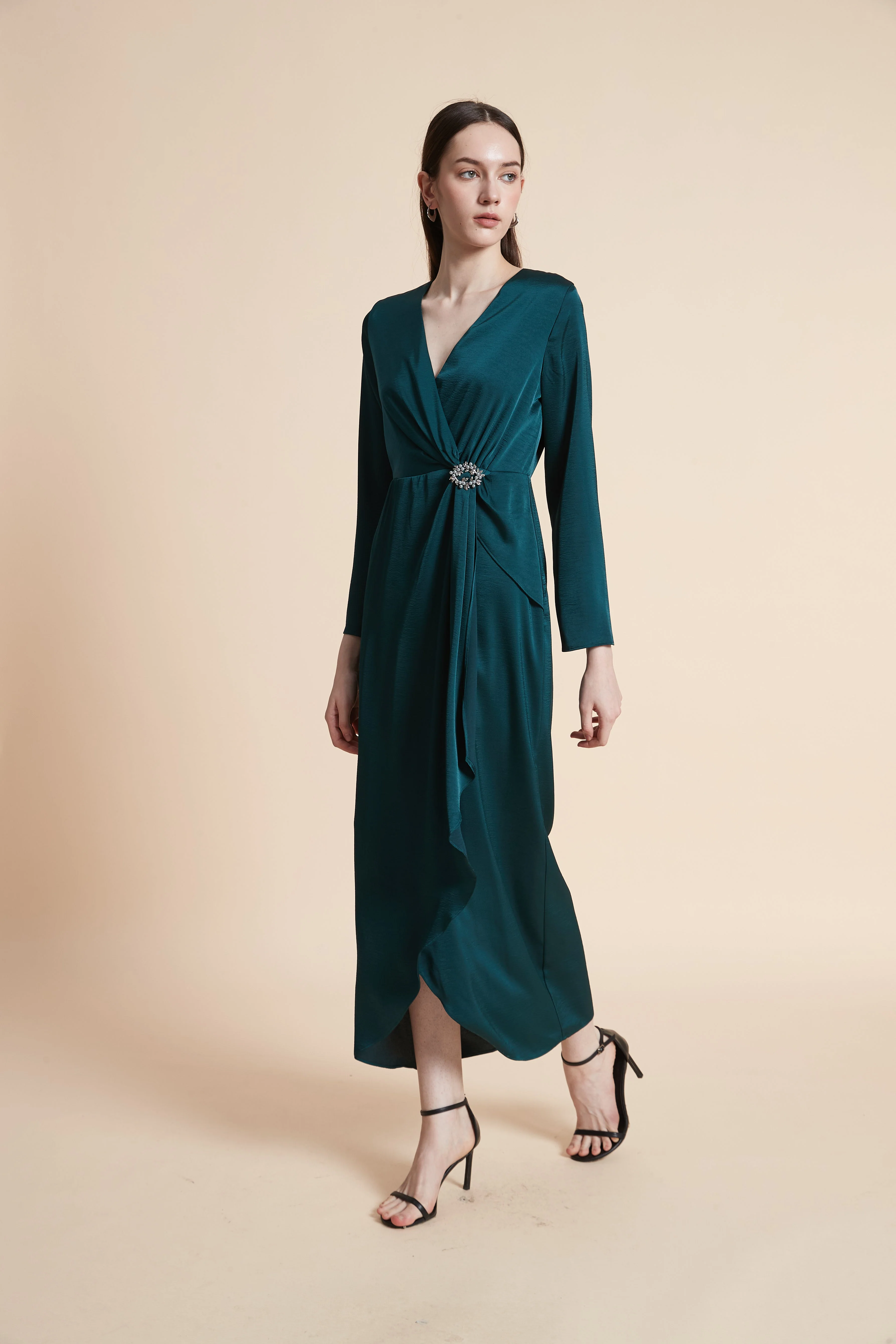 Solid Maxi Dress with Long Sleeves and Waist Detail - Image 3