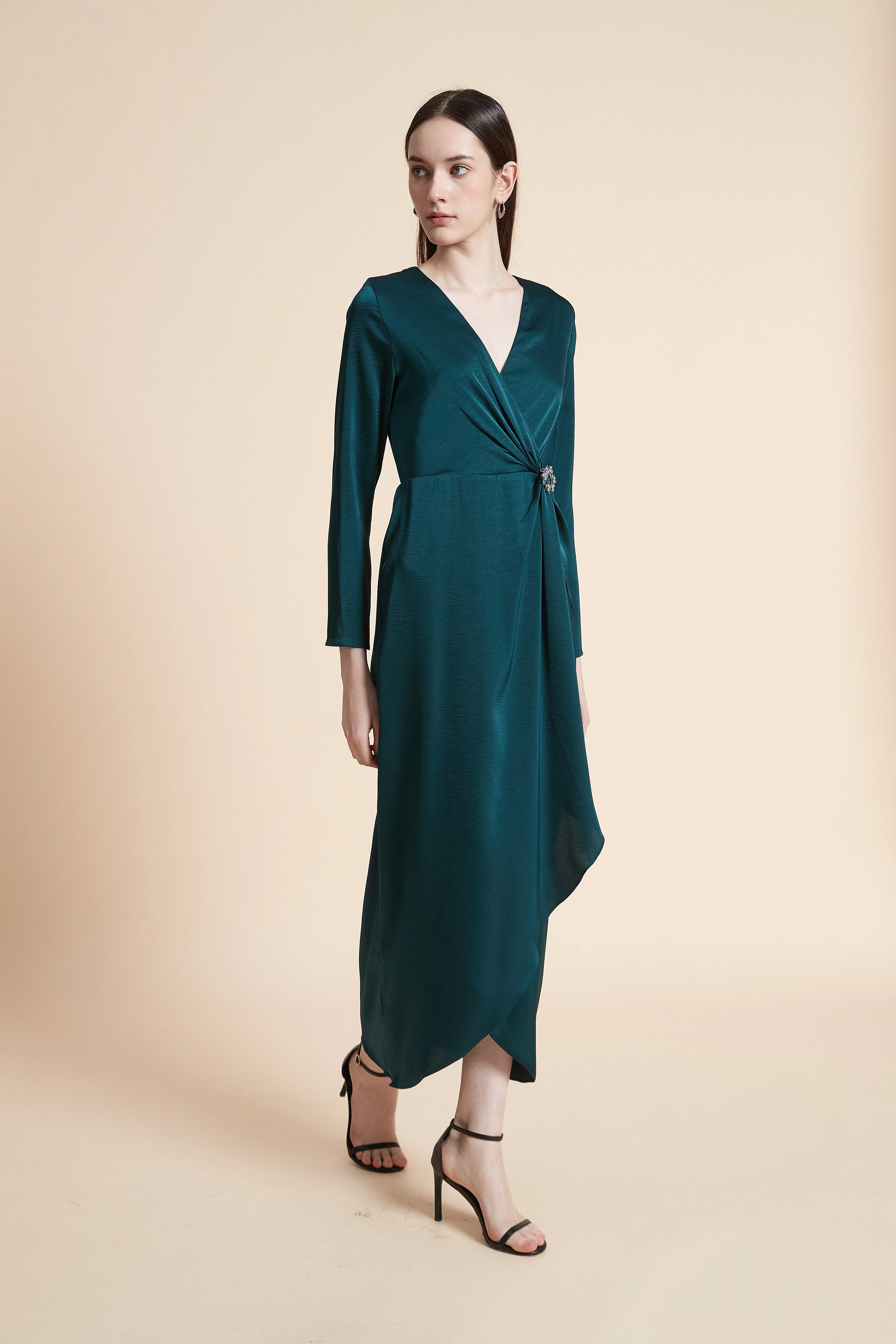 Solid Maxi Dress with Long Sleeves and Waist Detail - Image 4