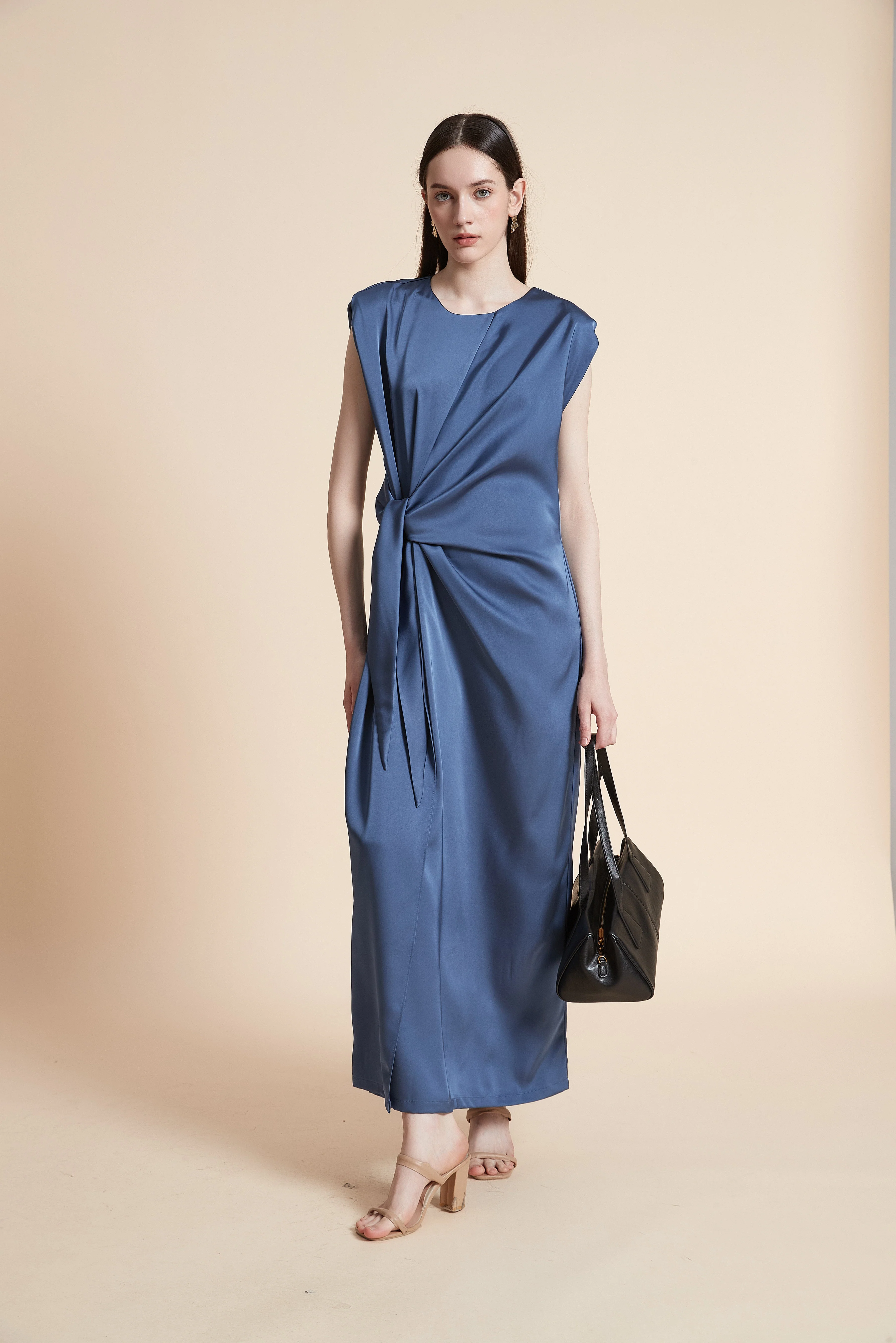 Sleeveless Ruched Waist Maxi Dress - Image 4