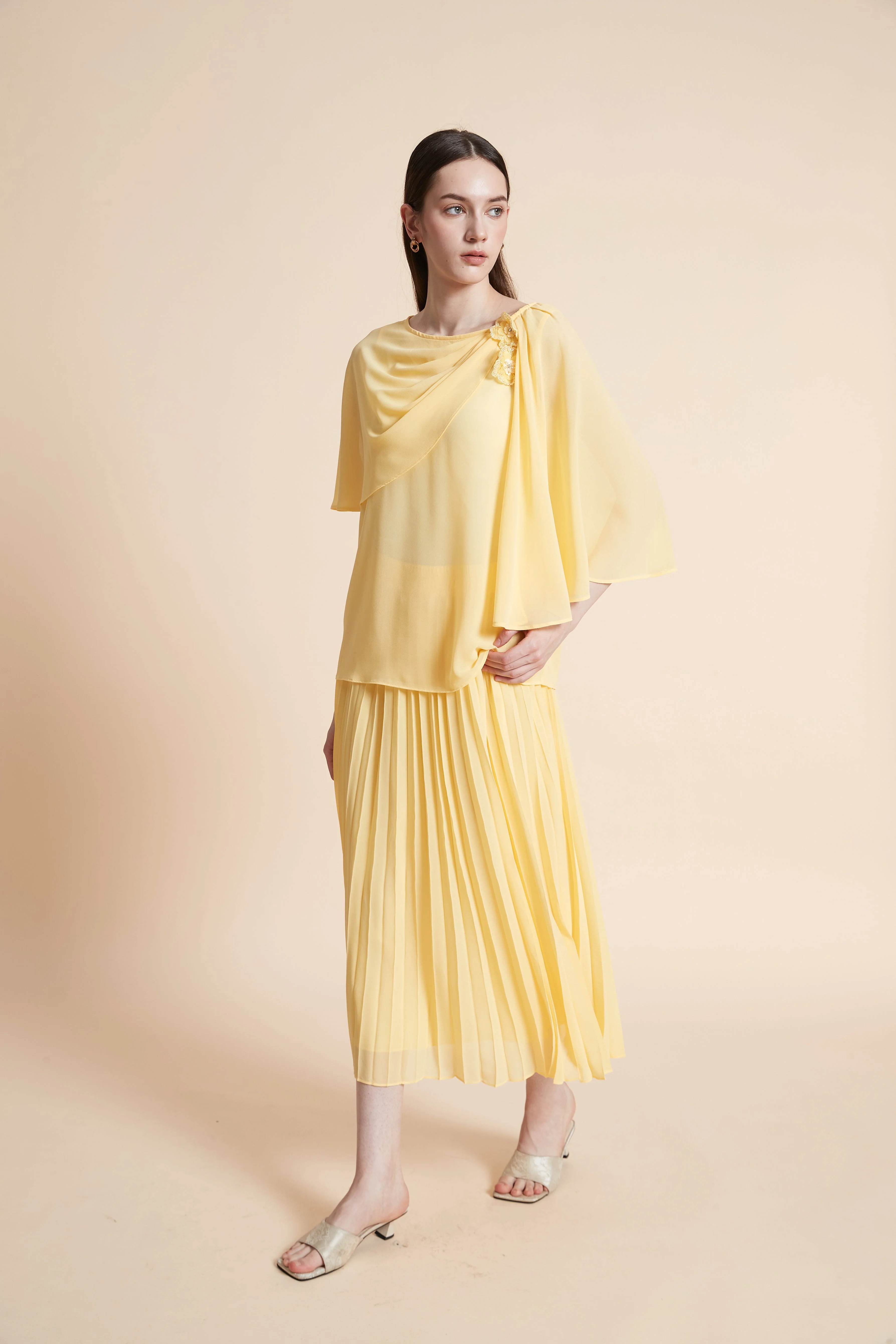 Solid Color Short Sleeve Blouse - Image 3