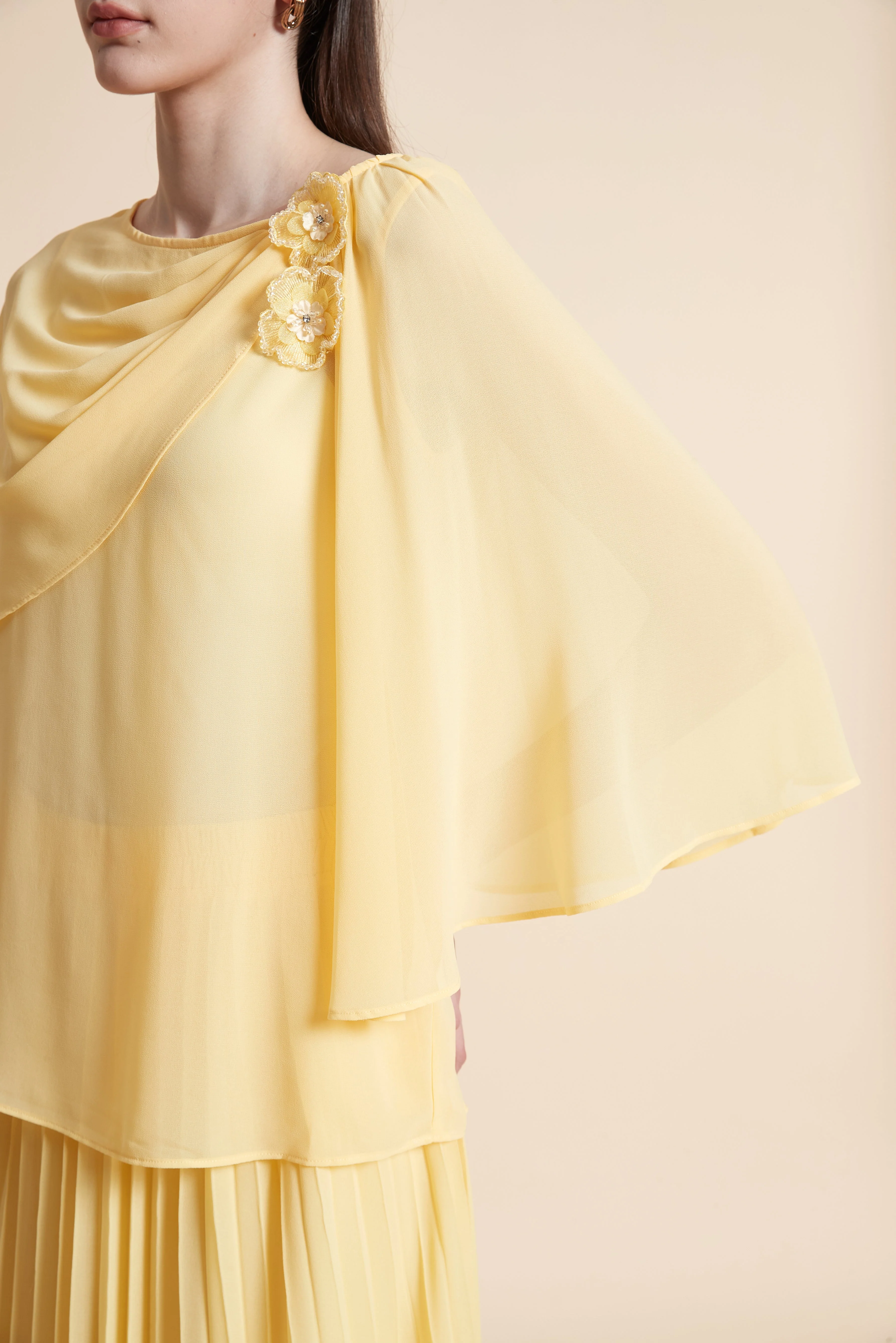Solid Color Short Sleeve Blouse - Image 5